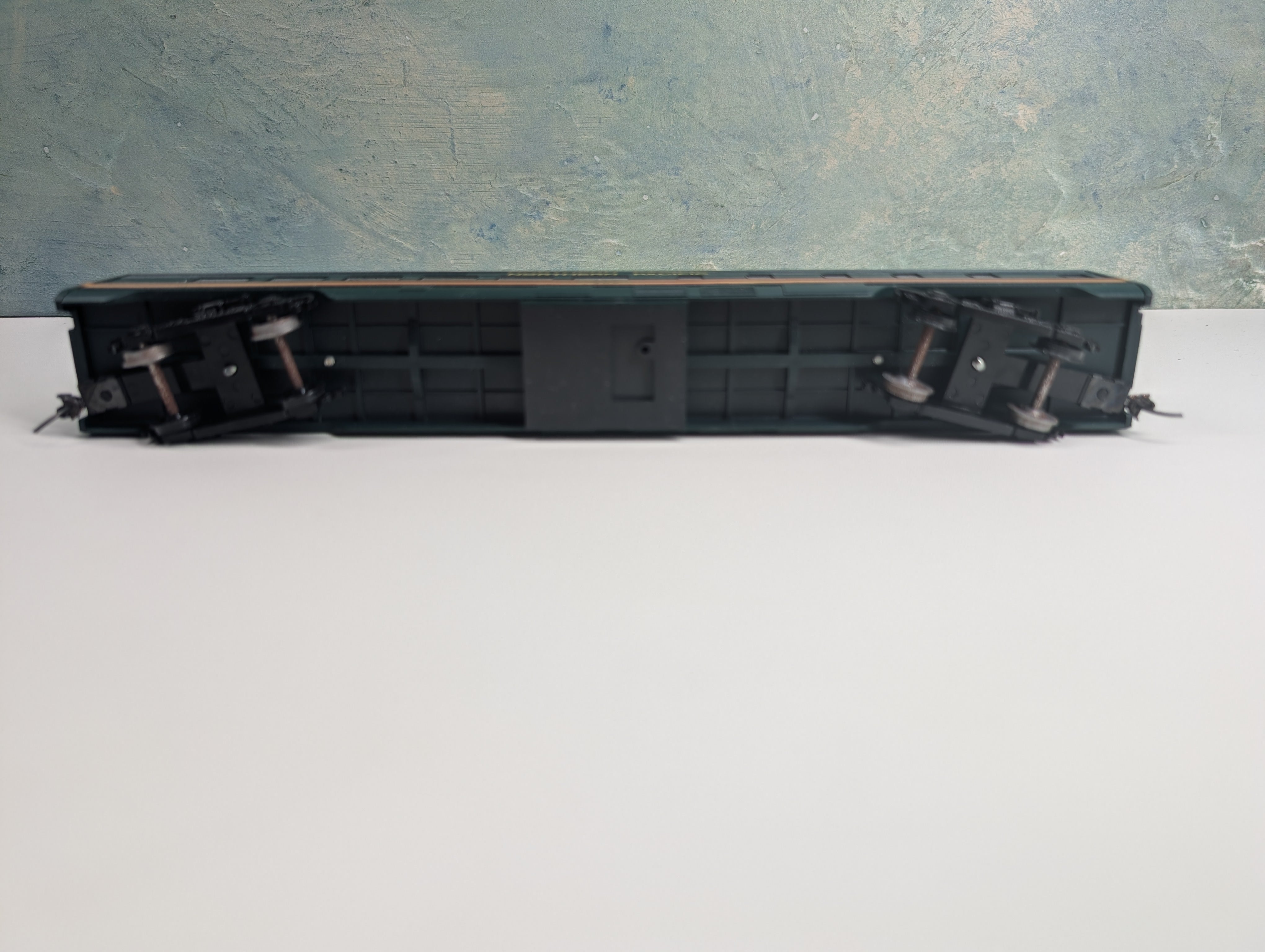 USED Athearn HO Scale Passenger Car Northern Pacific #468