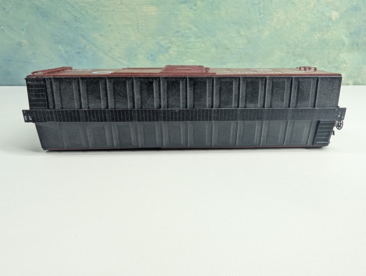 USED HO Scale 40' Box Car Northern Pacific NP #29825 Metal Wheels