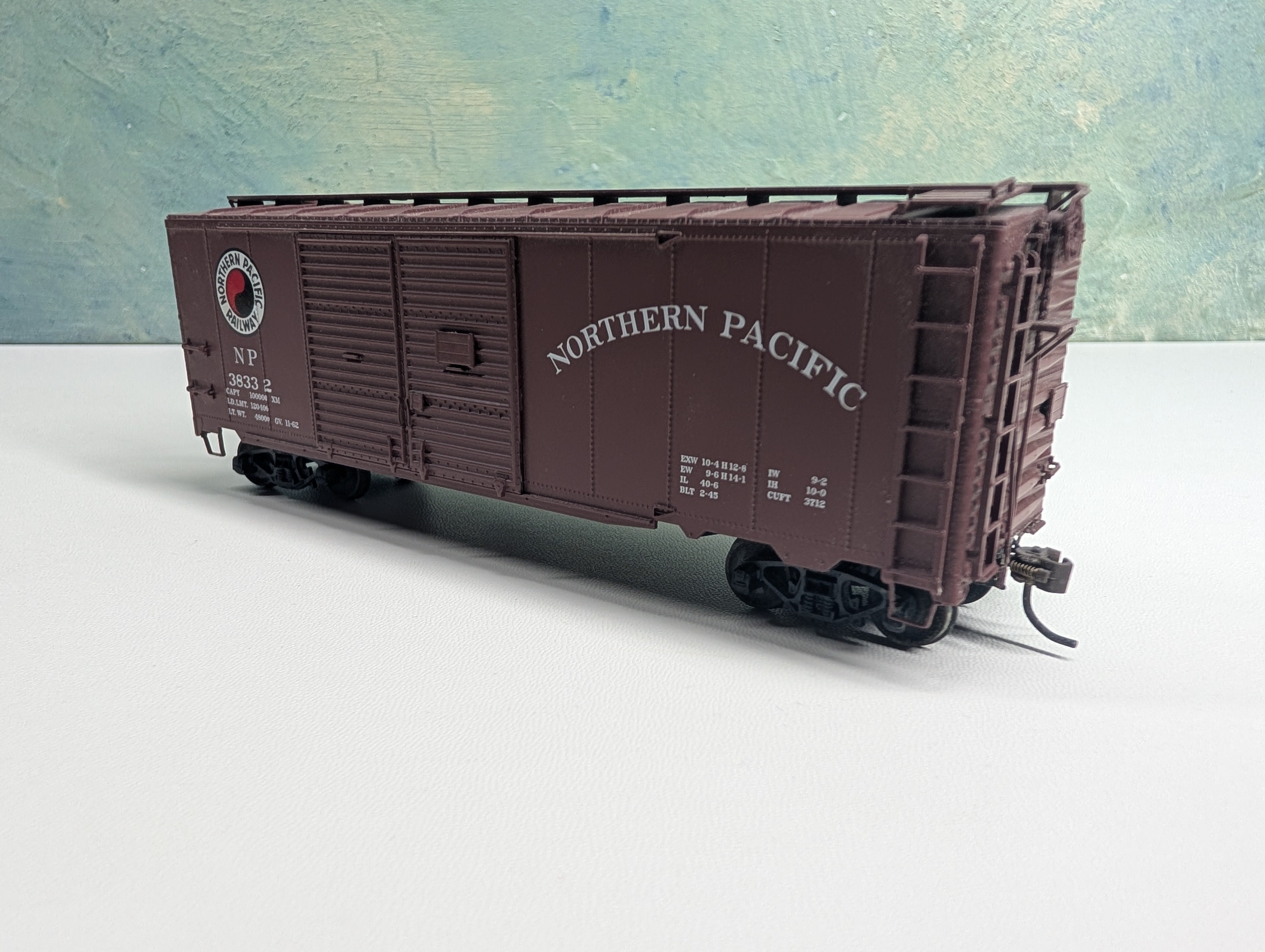 USED HO Scale 40' DD Box Car Northern Pacific NP #38332 Metal Wheels