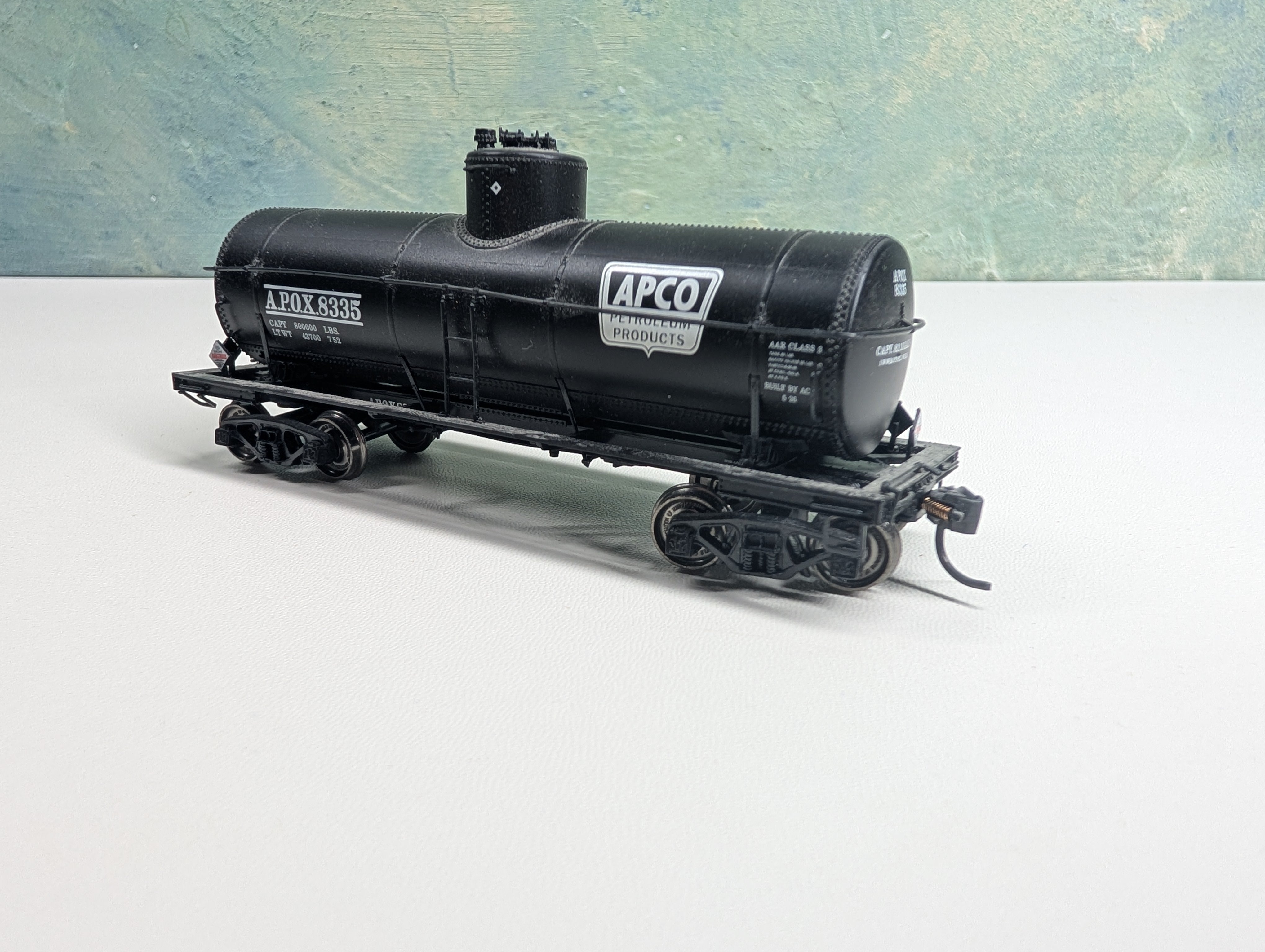 USED Life-Like HO Scale Single Dome Tank Car Apco Petroleum APOX #8335 Metal Wheels, Proto2000