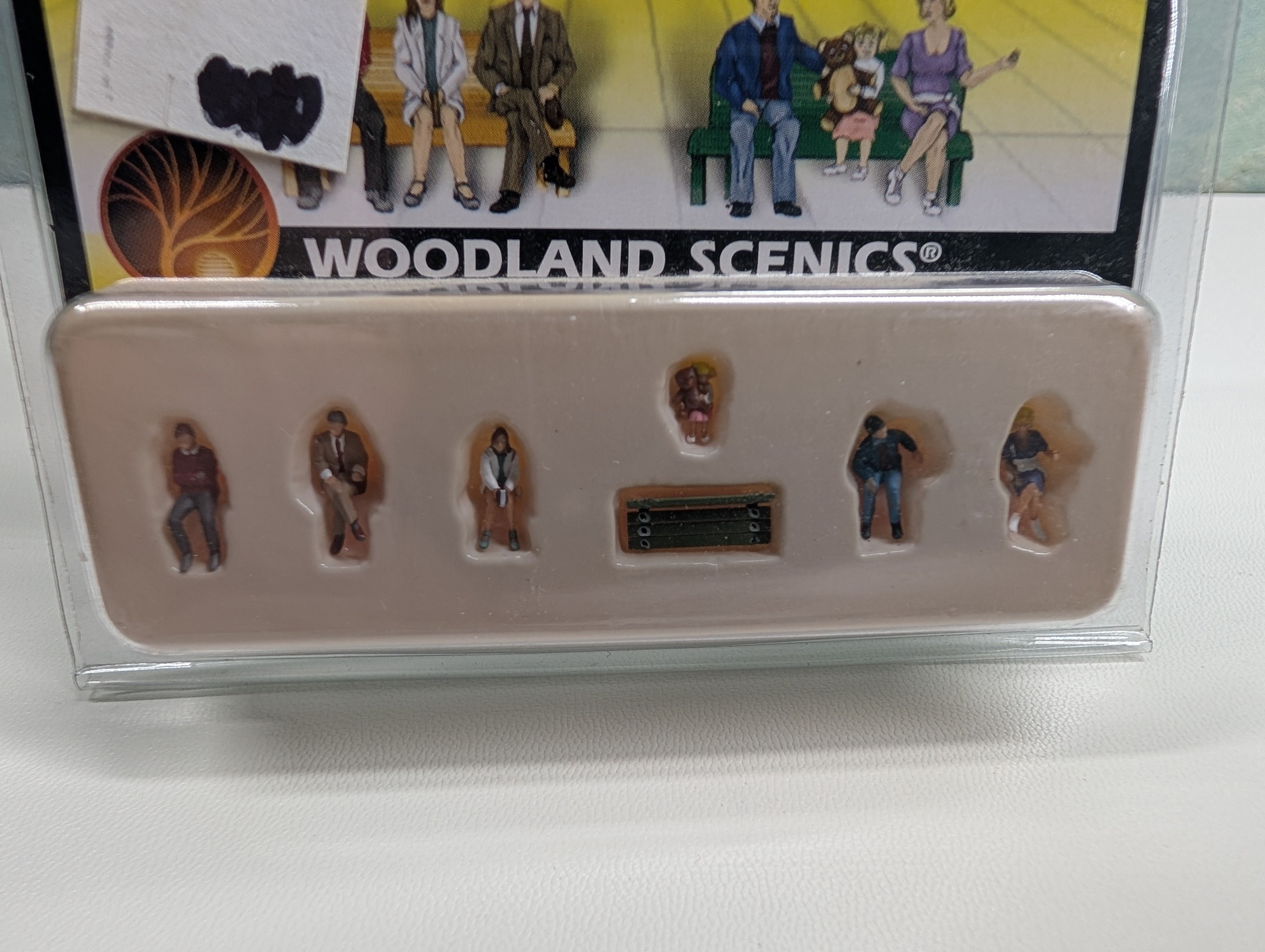 Woodland Scenics A2134 N Scale Bus Stop People (7 pcs)