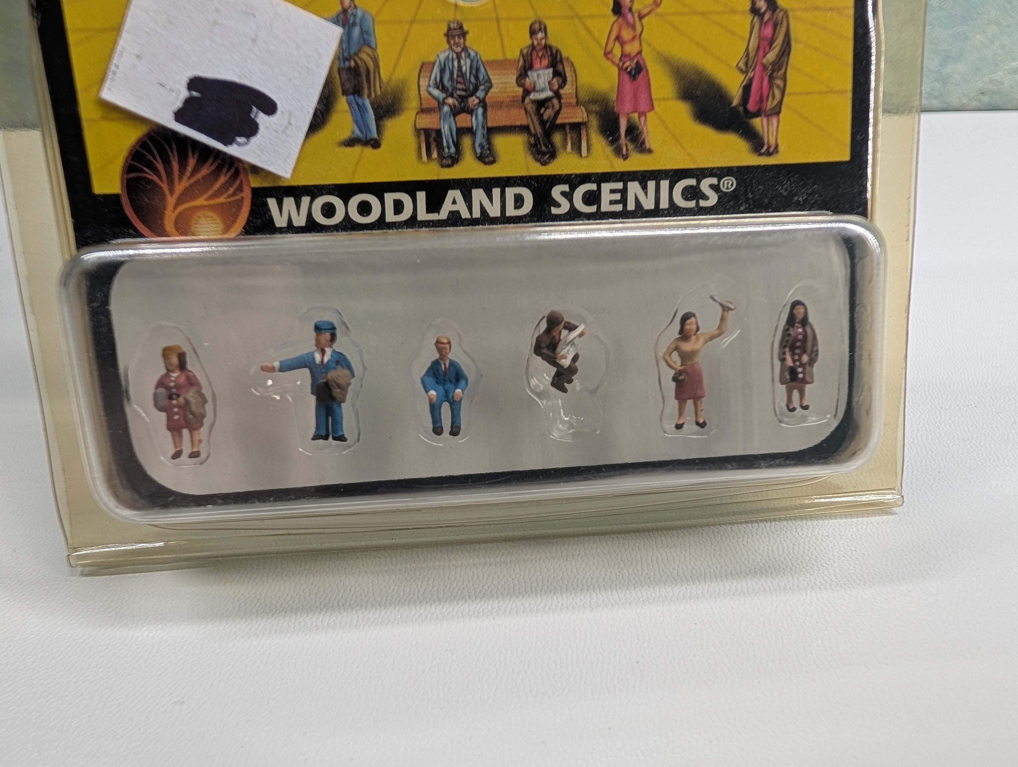 Woodland Scenics A2150 N Scale Commuters (6 pcs)
