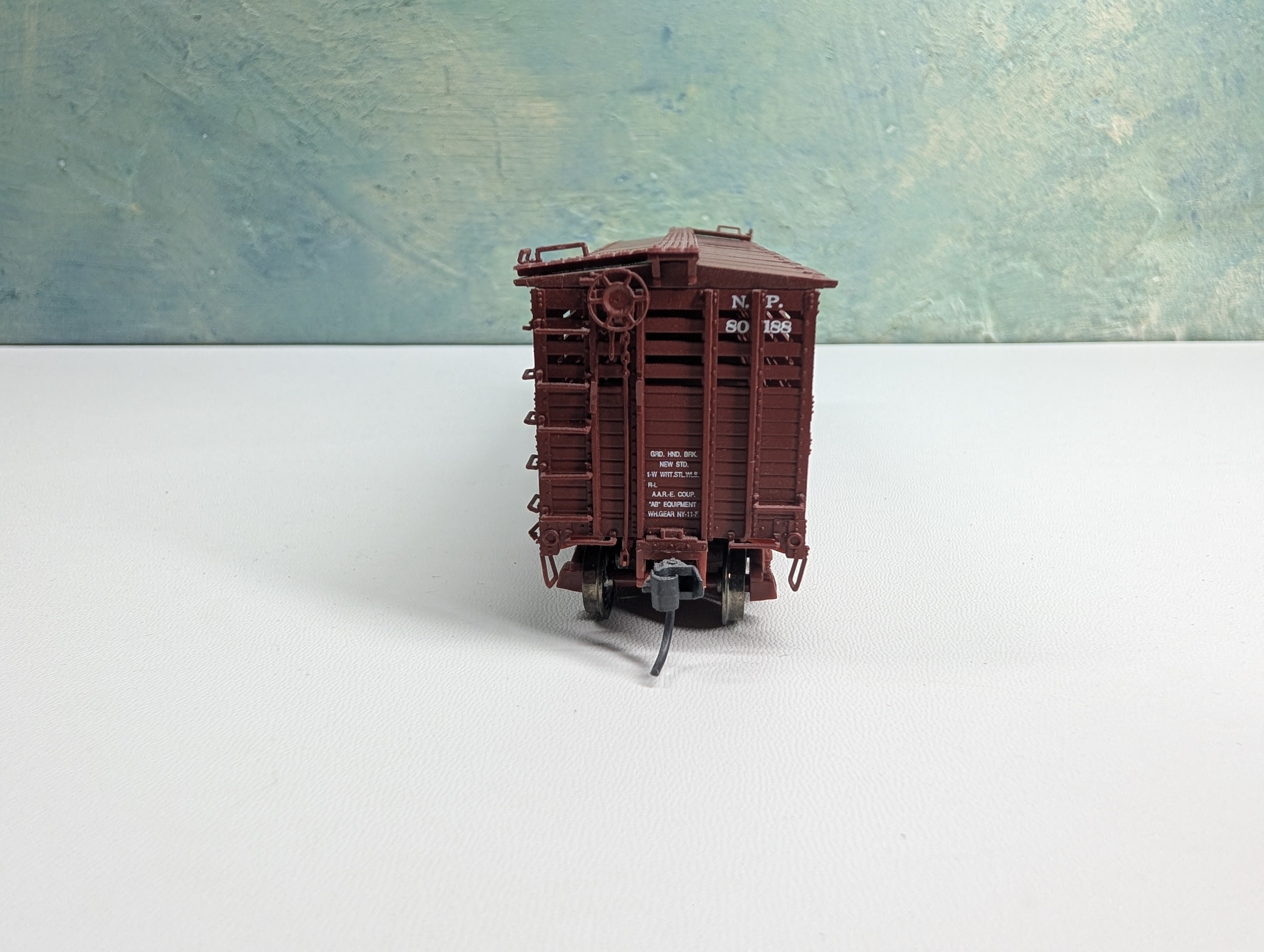 USED Life-Like HO Scale 40' Mather Stock Car Northern Pacific NP #80188 Metal Wheels, Proto2000