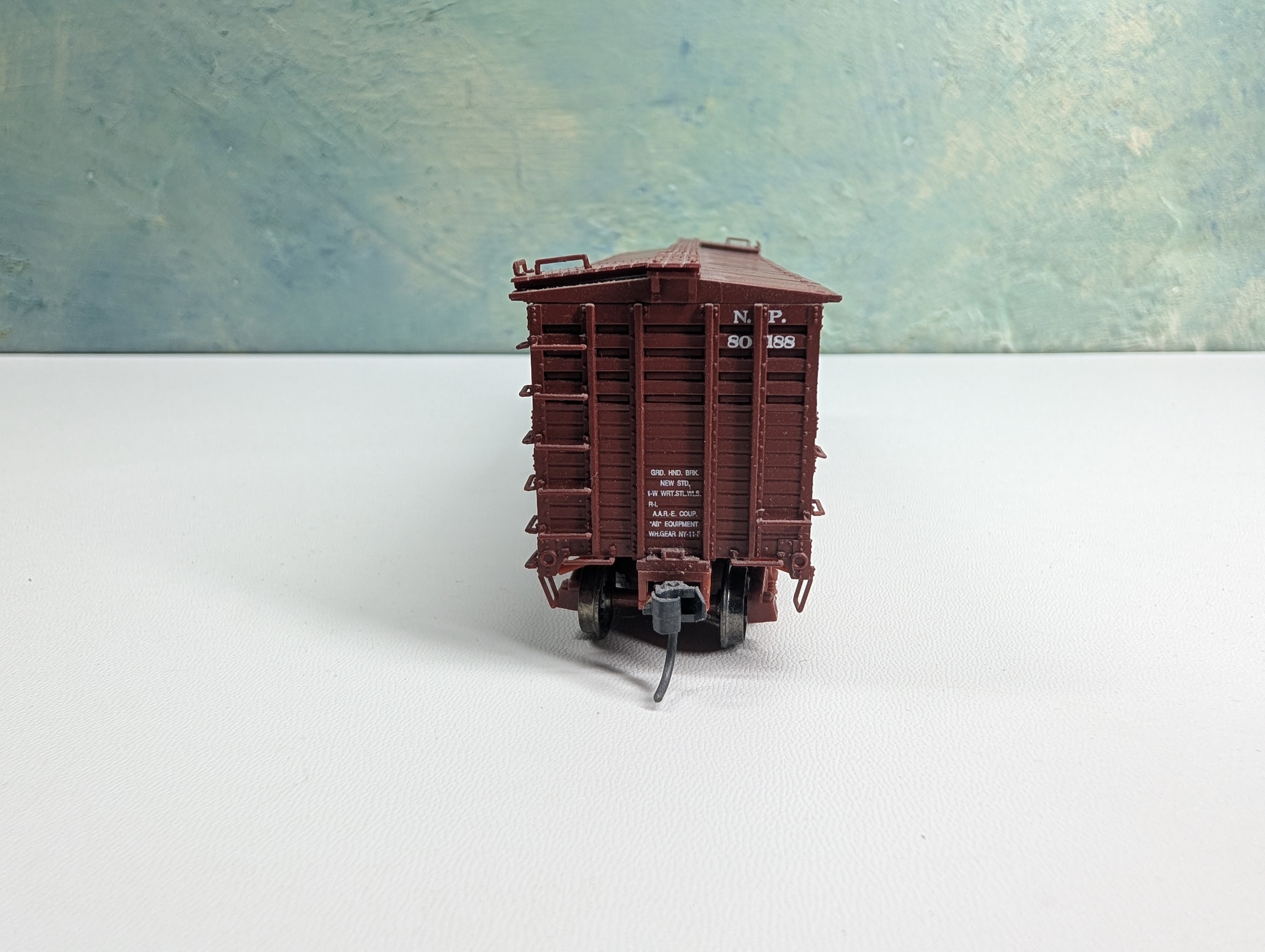 USED Life-Like HO Scale 40' Mather Stock Car Northern Pacific NP #80188 Metal Wheels, Proto2000