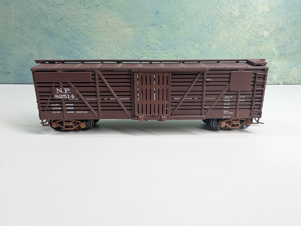 USED Walthers HO Scale 40' Stock Car Northern Pacific NP #82514 Metal Wheels