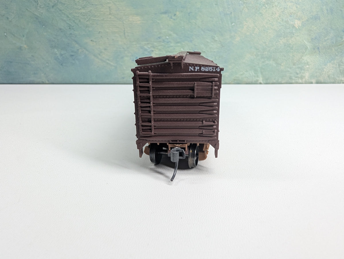 USED Walthers HO Scale 40' Stock Car Northern Pacific NP #82514 Metal Wheels