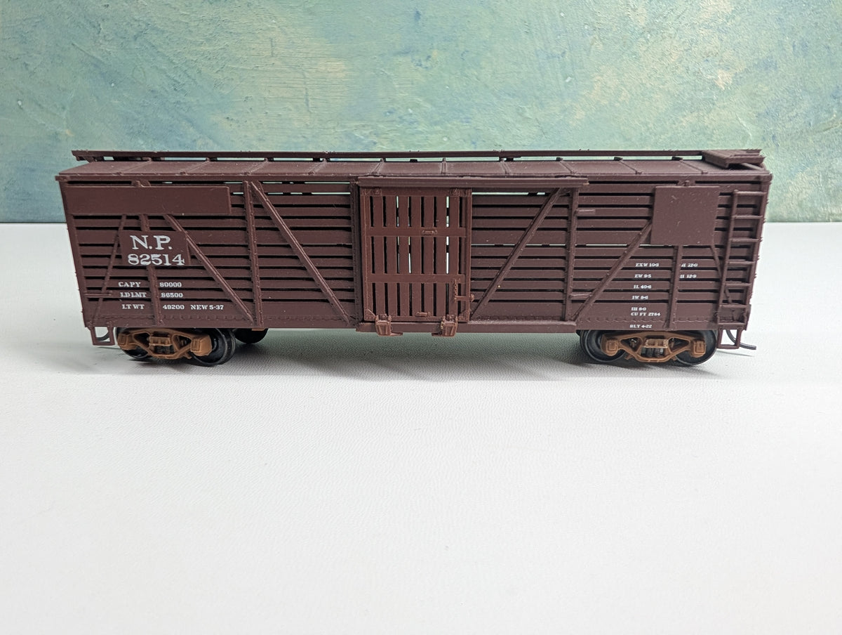 USED Walthers HO Scale 40' Stock Car Northern Pacific NP #82514 Metal Wheels