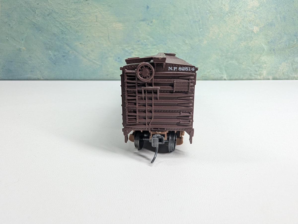 USED Walthers HO Scale 40' Stock Car Northern Pacific NP #82514 Metal Wheels