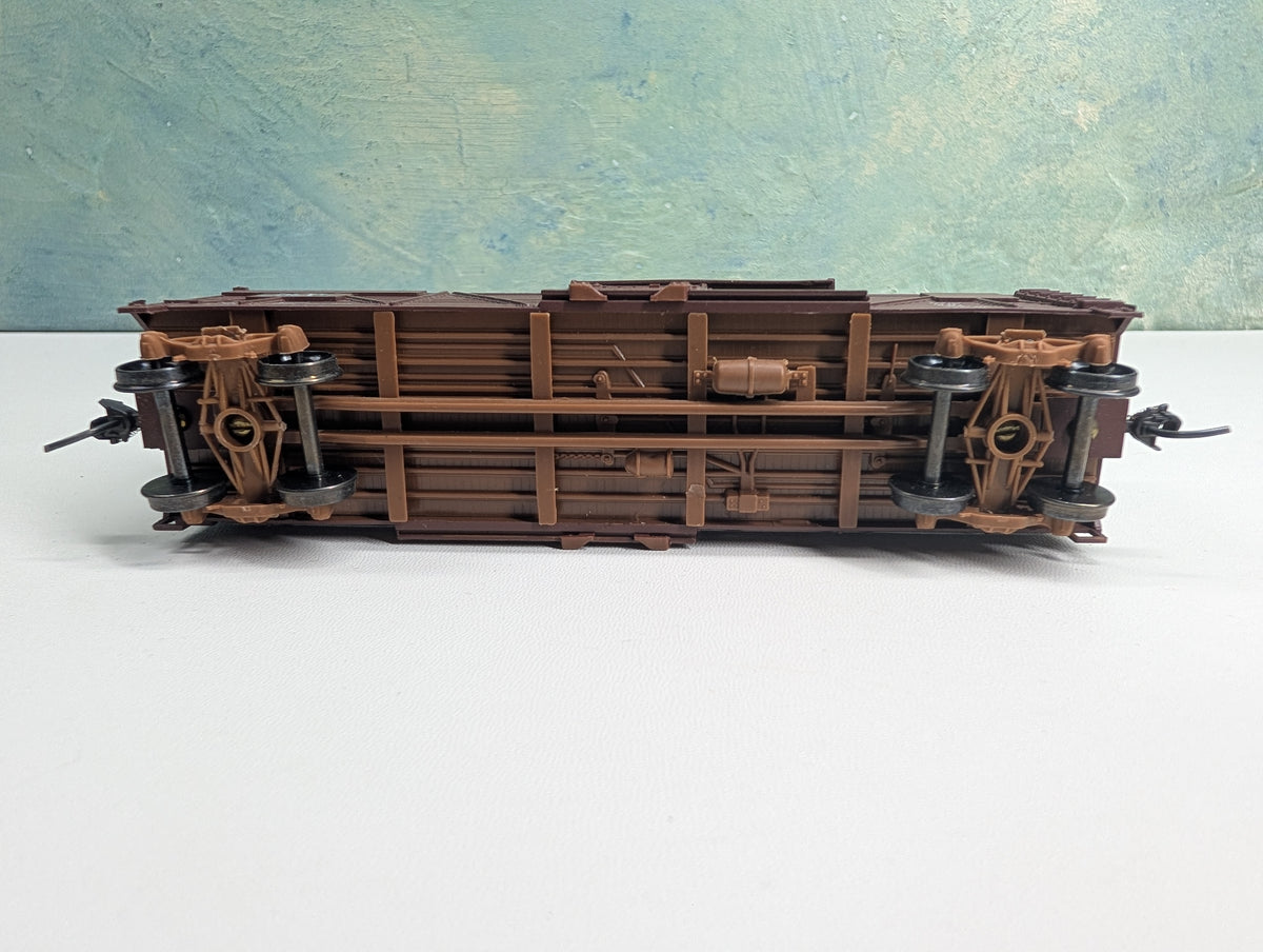 USED Walthers HO Scale 40' Stock Car Northern Pacific NP #82514 Metal Wheels