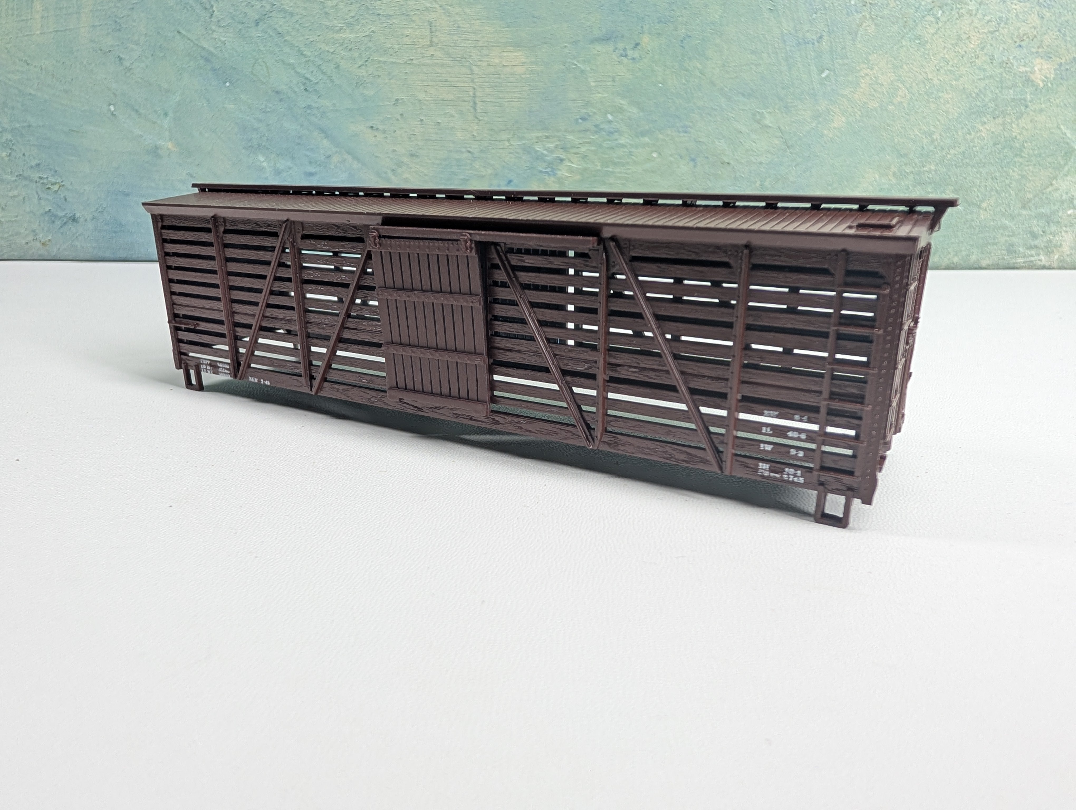 USED HO Scale 40' Stock Car Shell Dim Data