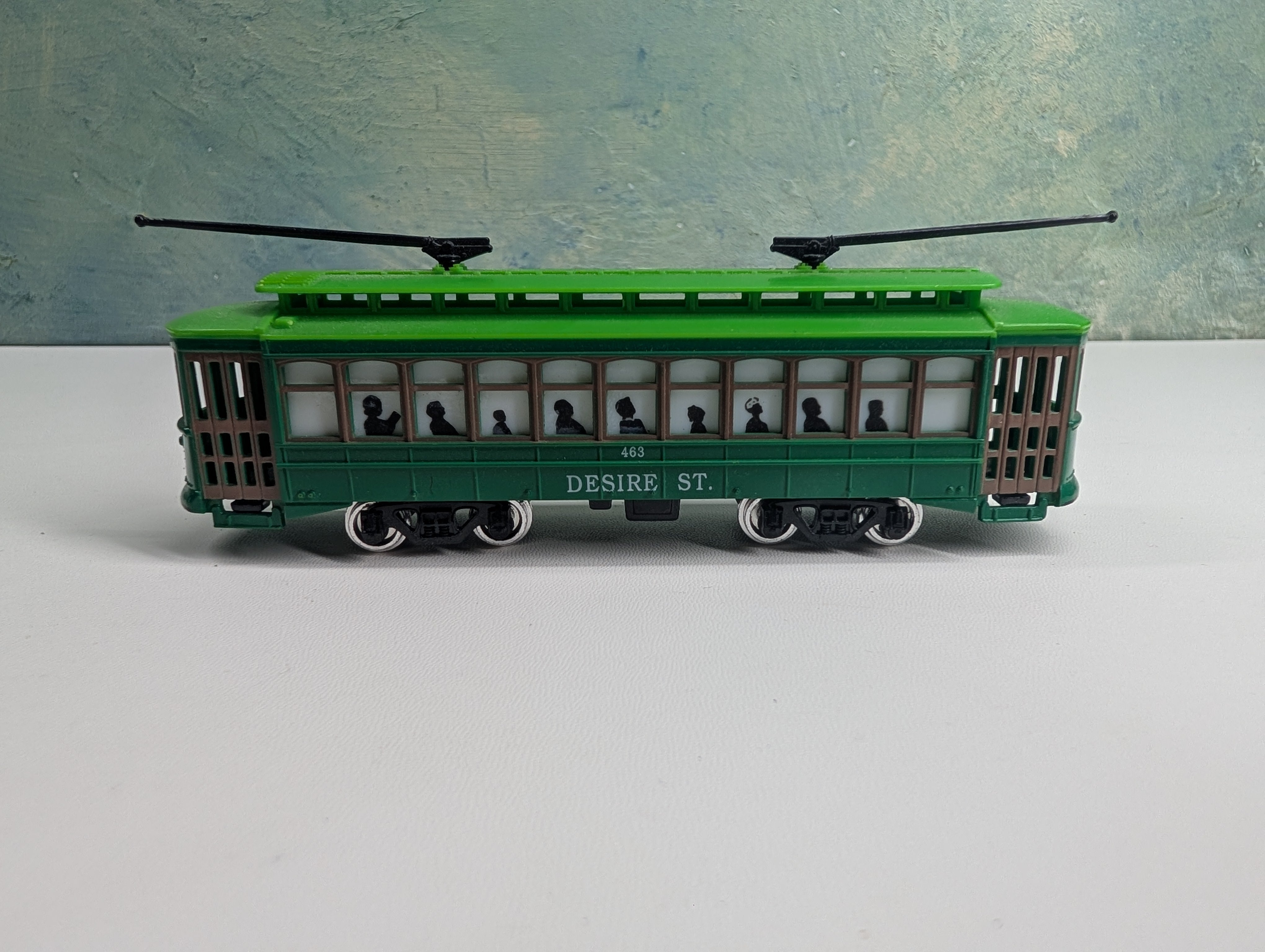 USED HO Scale Unpowered Trolley Desire St #463