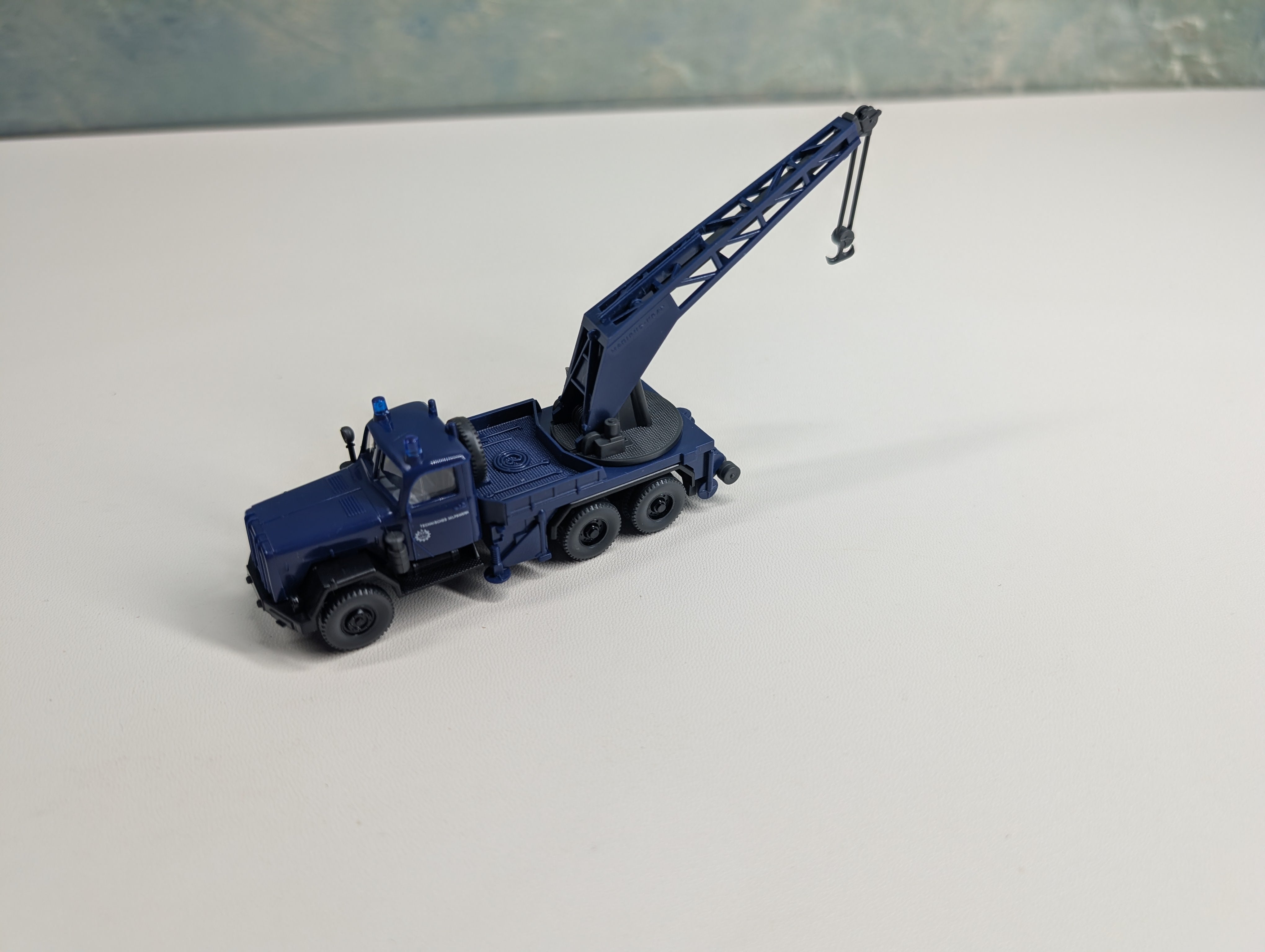 Wiking 69424 HO Scale Lift Truck, Crane