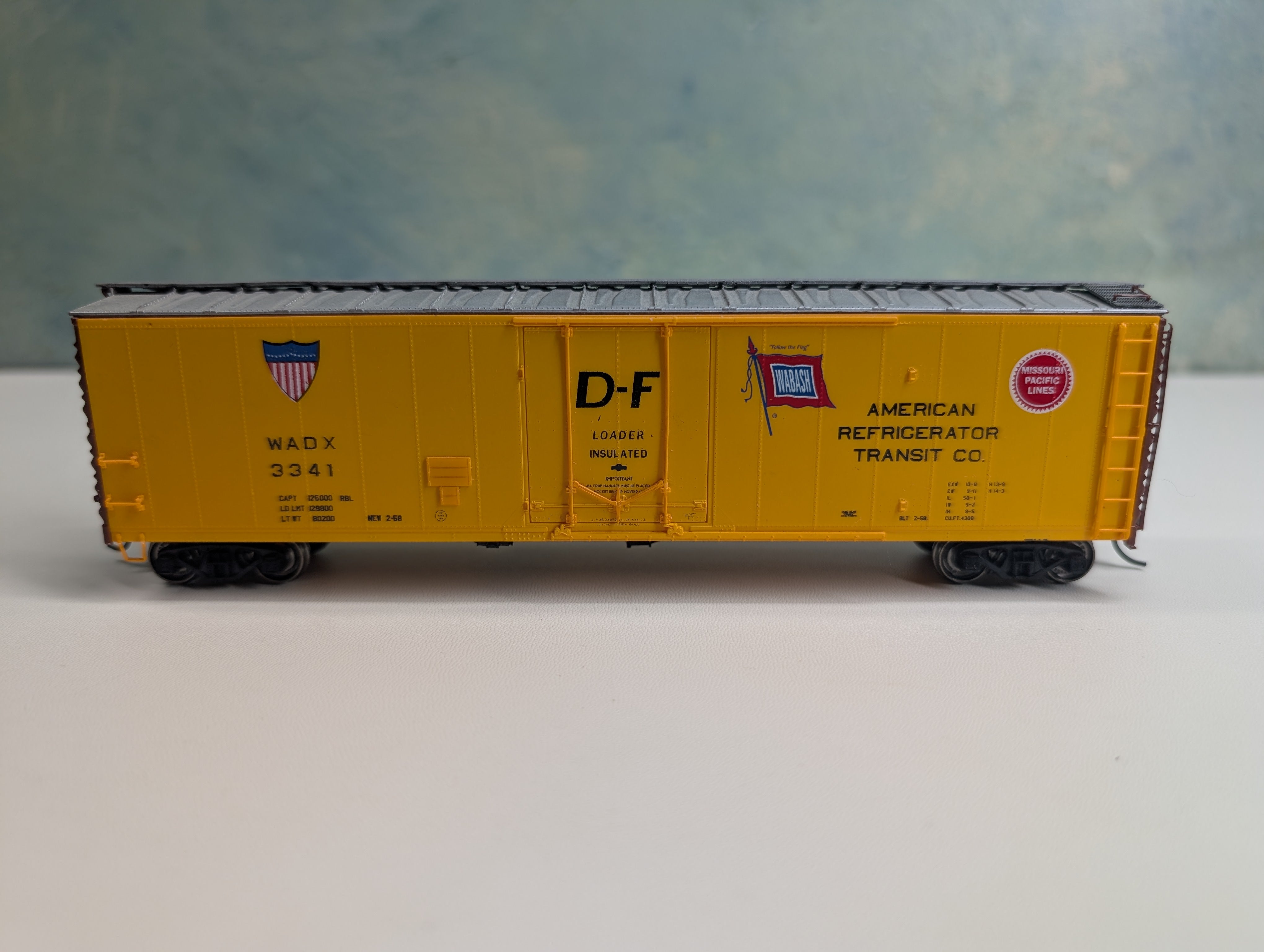 USED HO Scale 50' Box Car American Refrigerator Transit WADX #3341 Metal Wheels