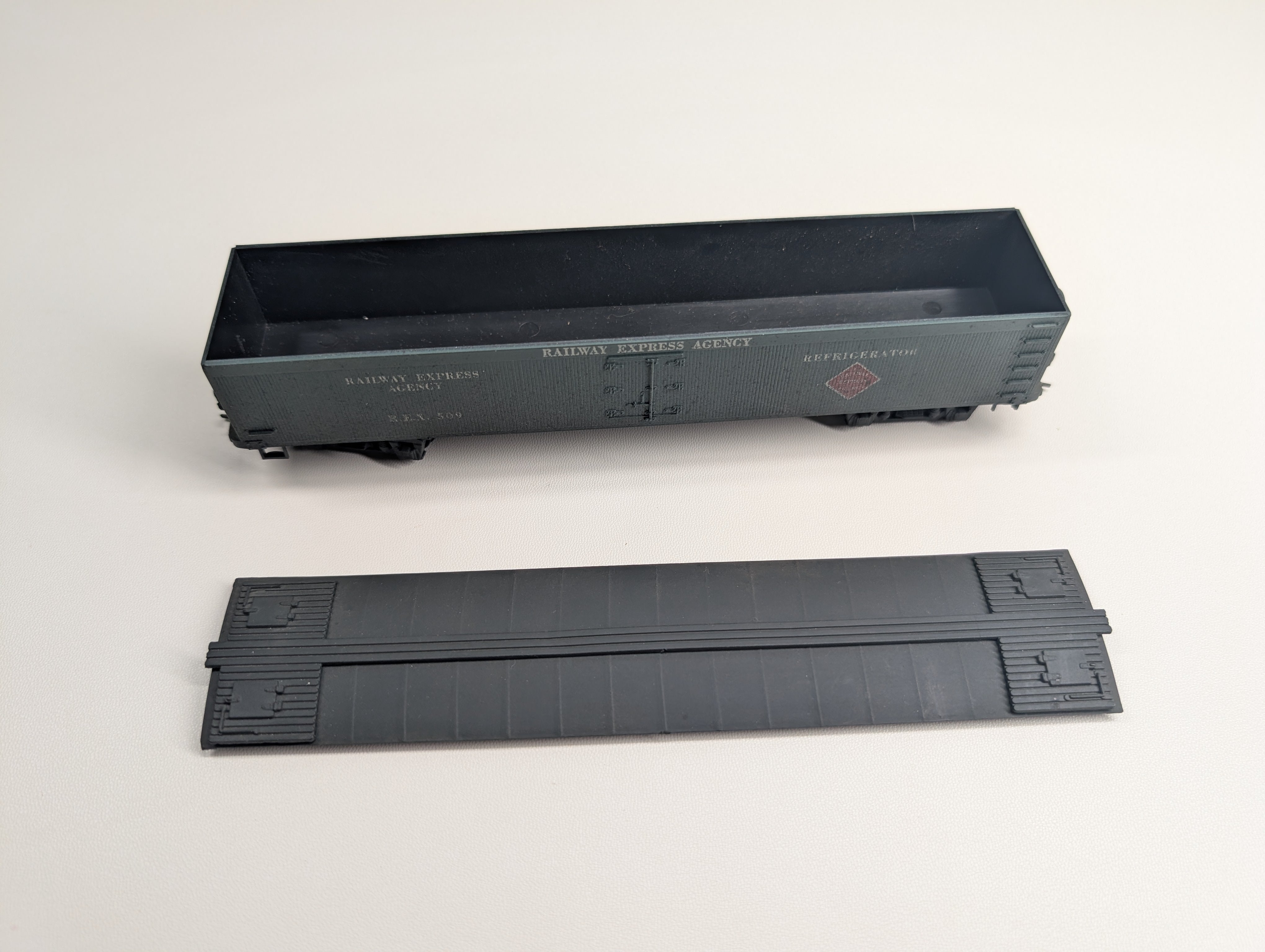 USED Athearn HO Scale Express Reefer Railway Express Agency REX #509