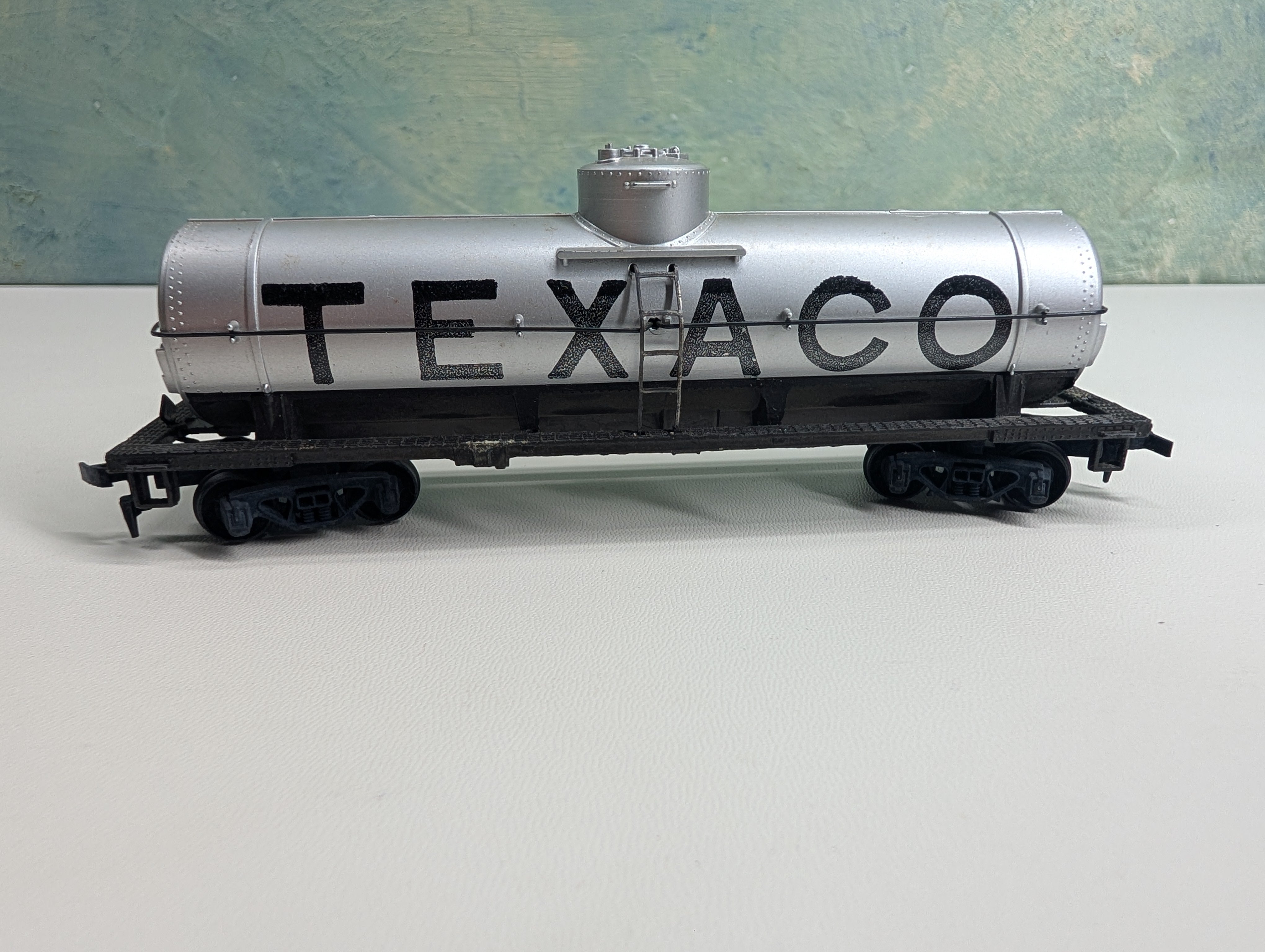 USED Mantua HO Scale Single Dome Tank Car Texaco