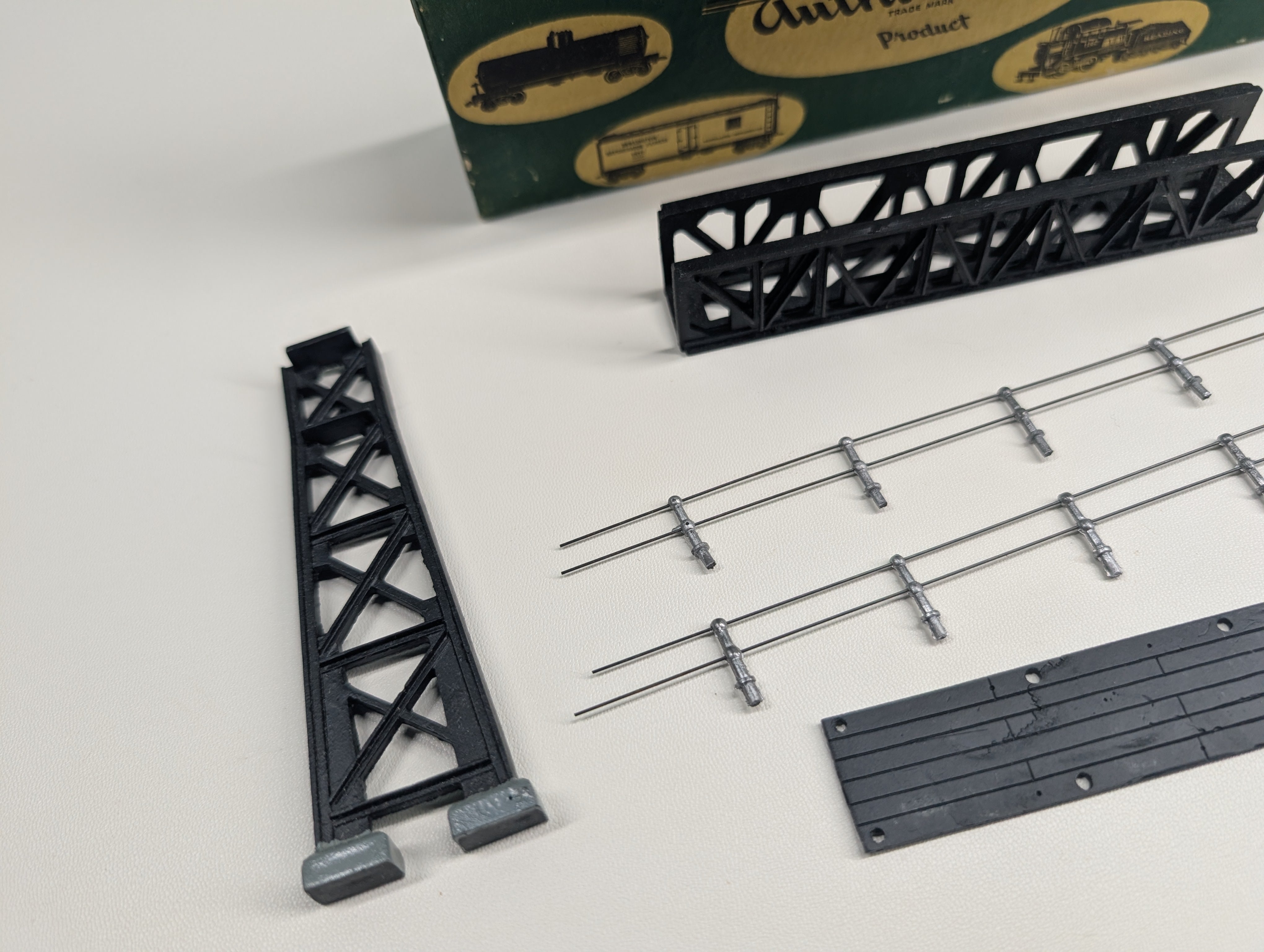 Authenticast SB-1 HO Scale Metal Cast Signal Bridge KIT