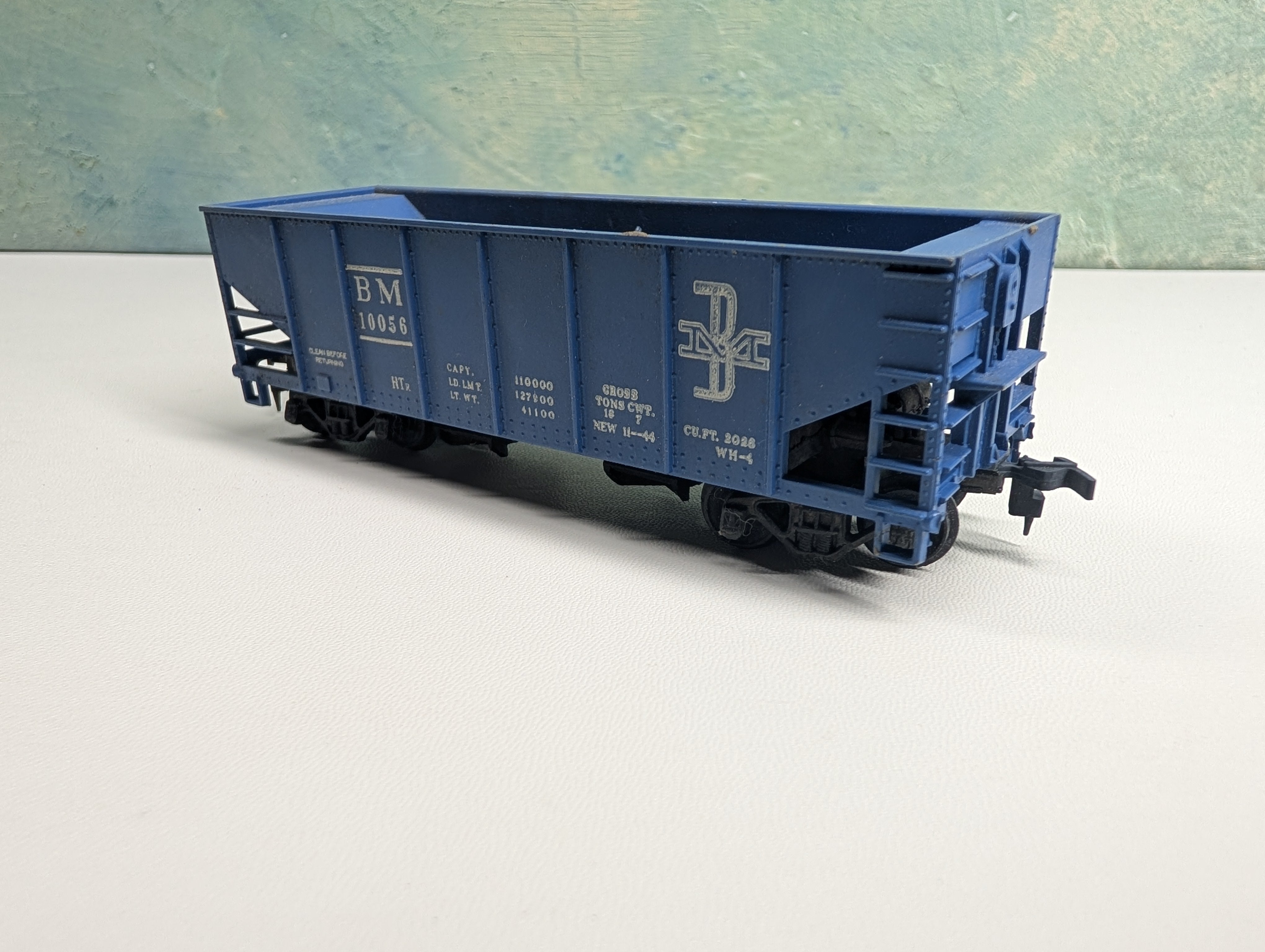 USED Tyco HO Scale Operating Hopper Boston and Maine BM #10056