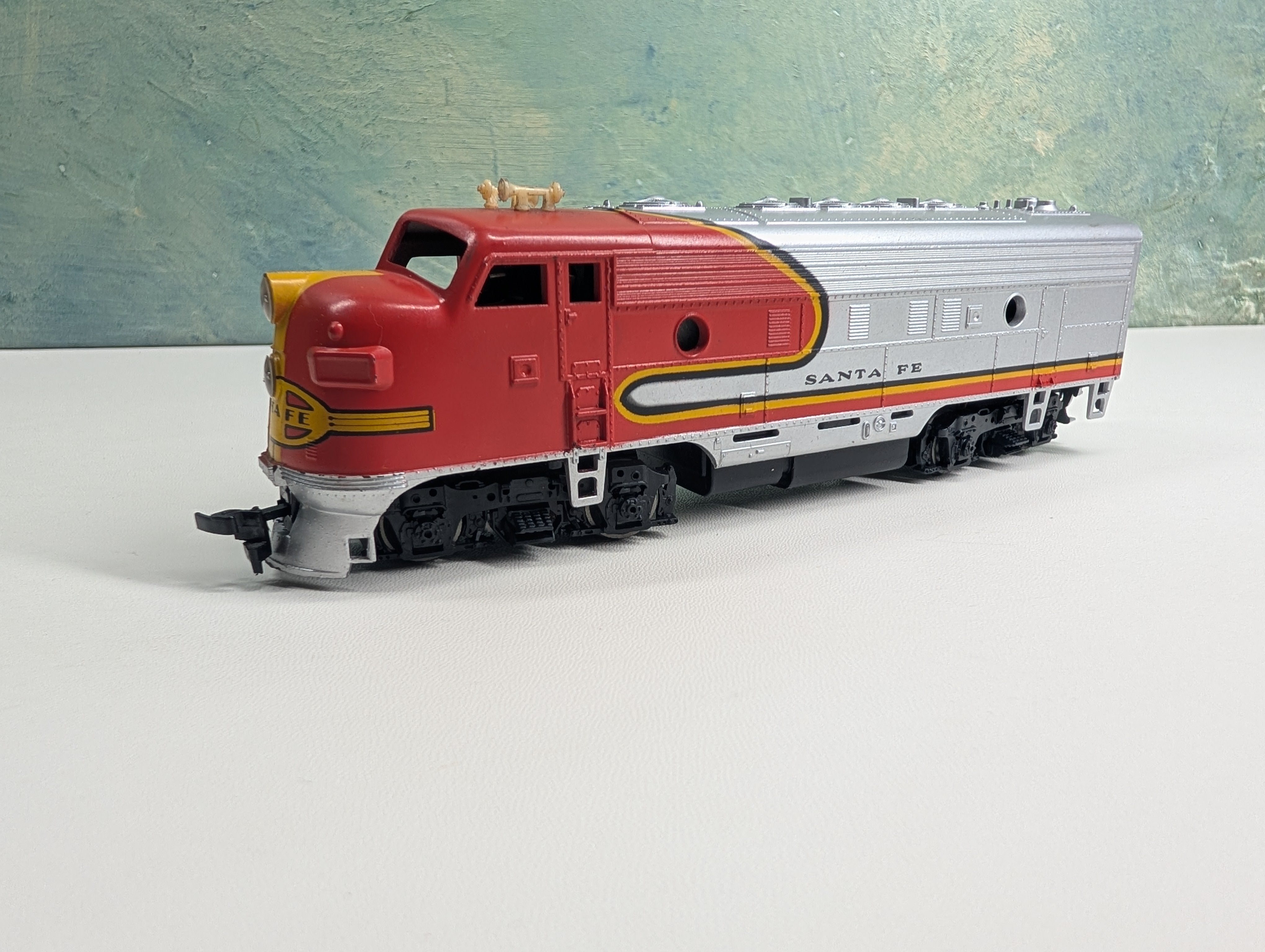 USED Athearn HO Scale F Unit Diesel Locomotive Santa Fe Tested!