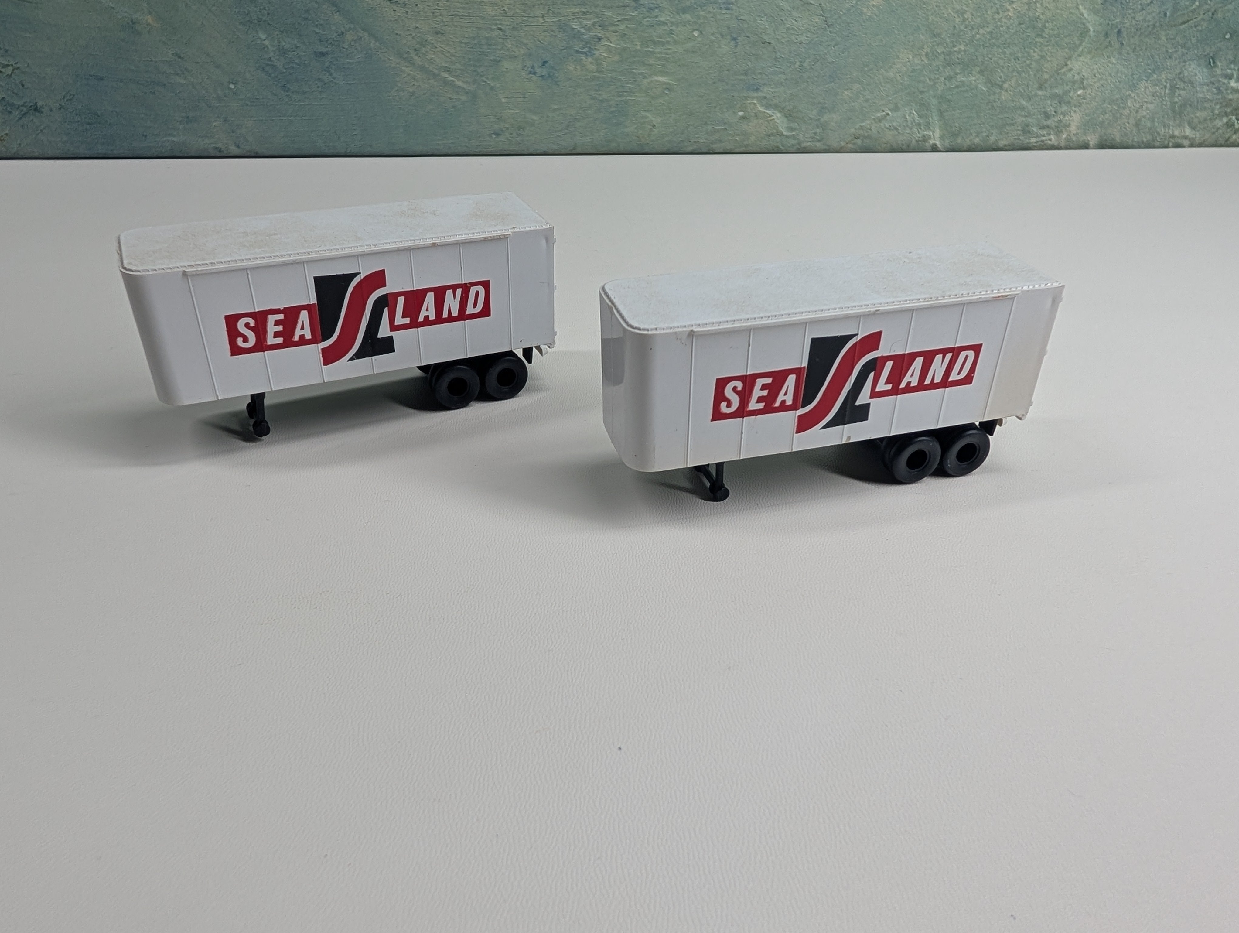 USED Tyco HO Scale Piggy Trailers (2 pcs)