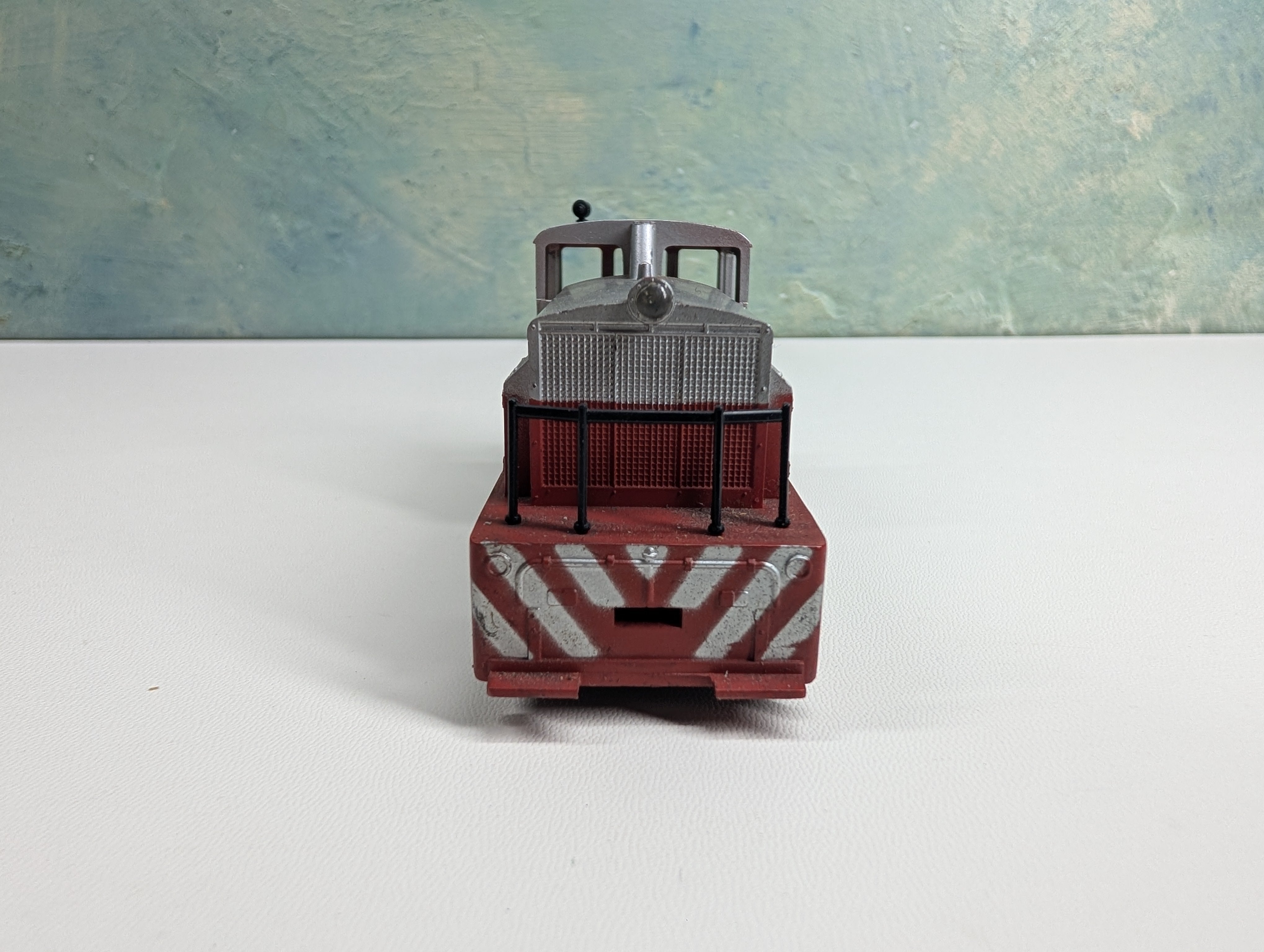 USED Tyco HO Scale Switcher Diesel Locomotive Santa Fe ATSF #241 Tested!