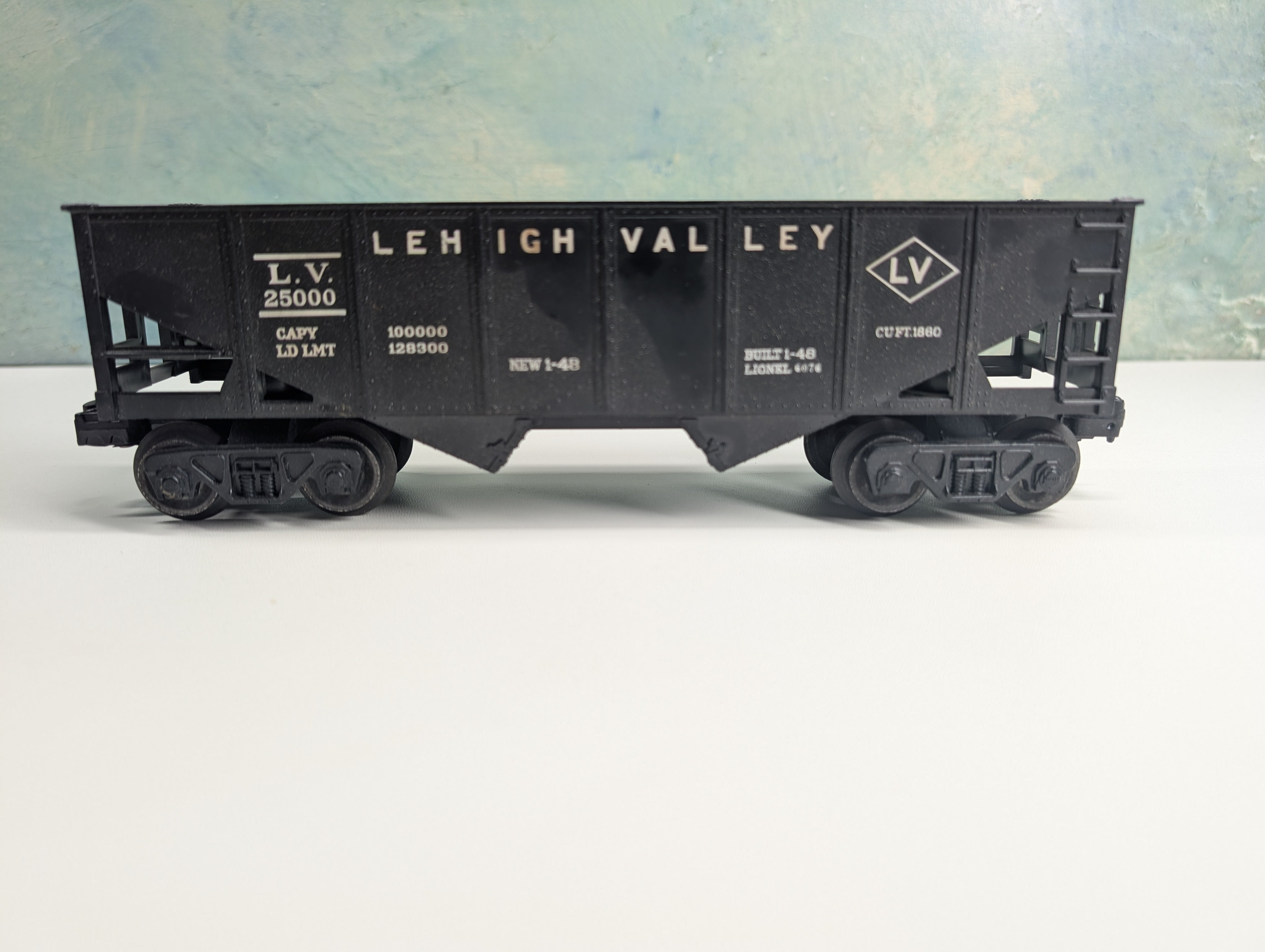 USED Lionel O Open Hopper Lehigh Valley LV #25000