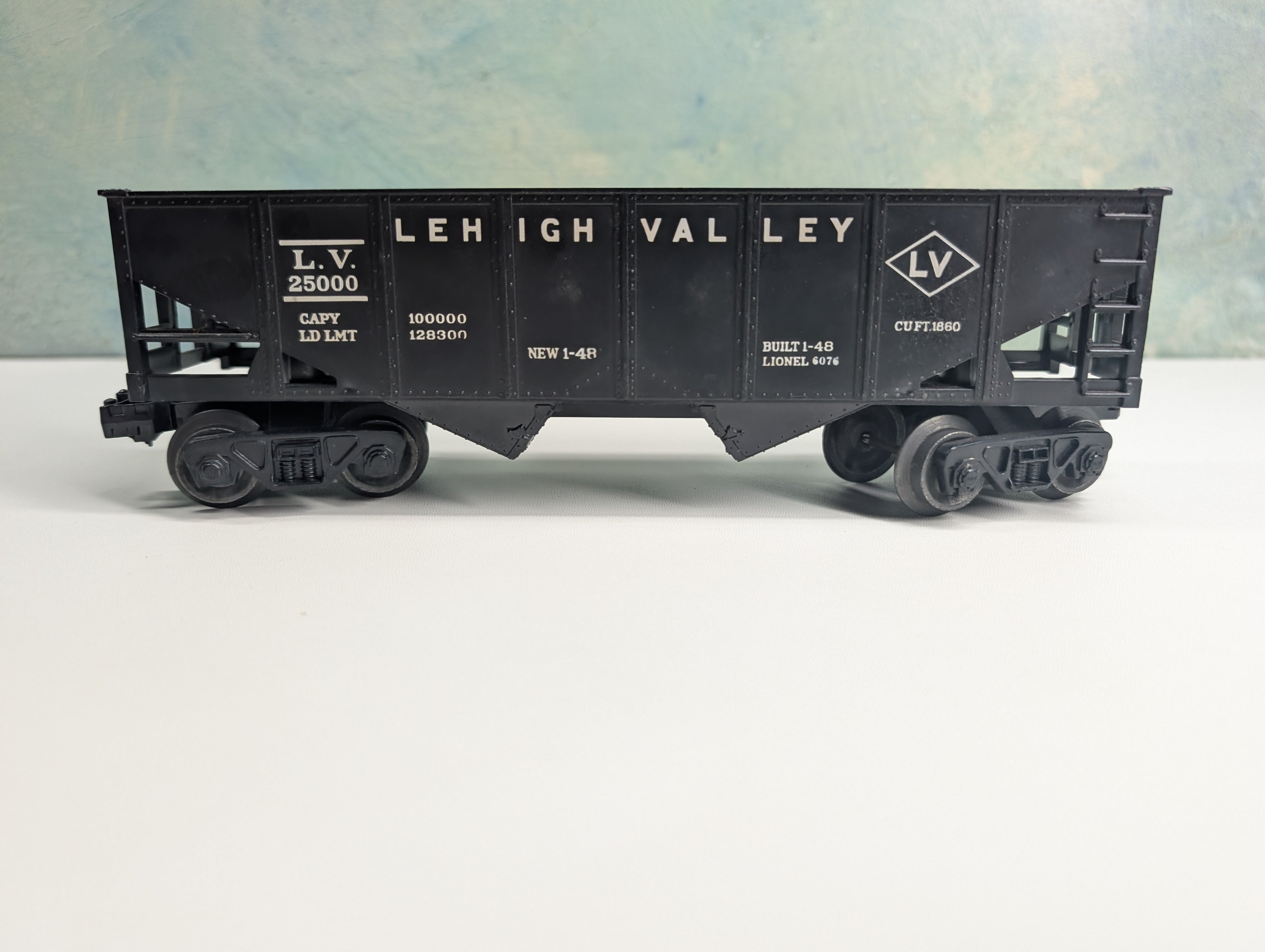 USED Lionel O Open Hopper Lehigh Valley LV #25000