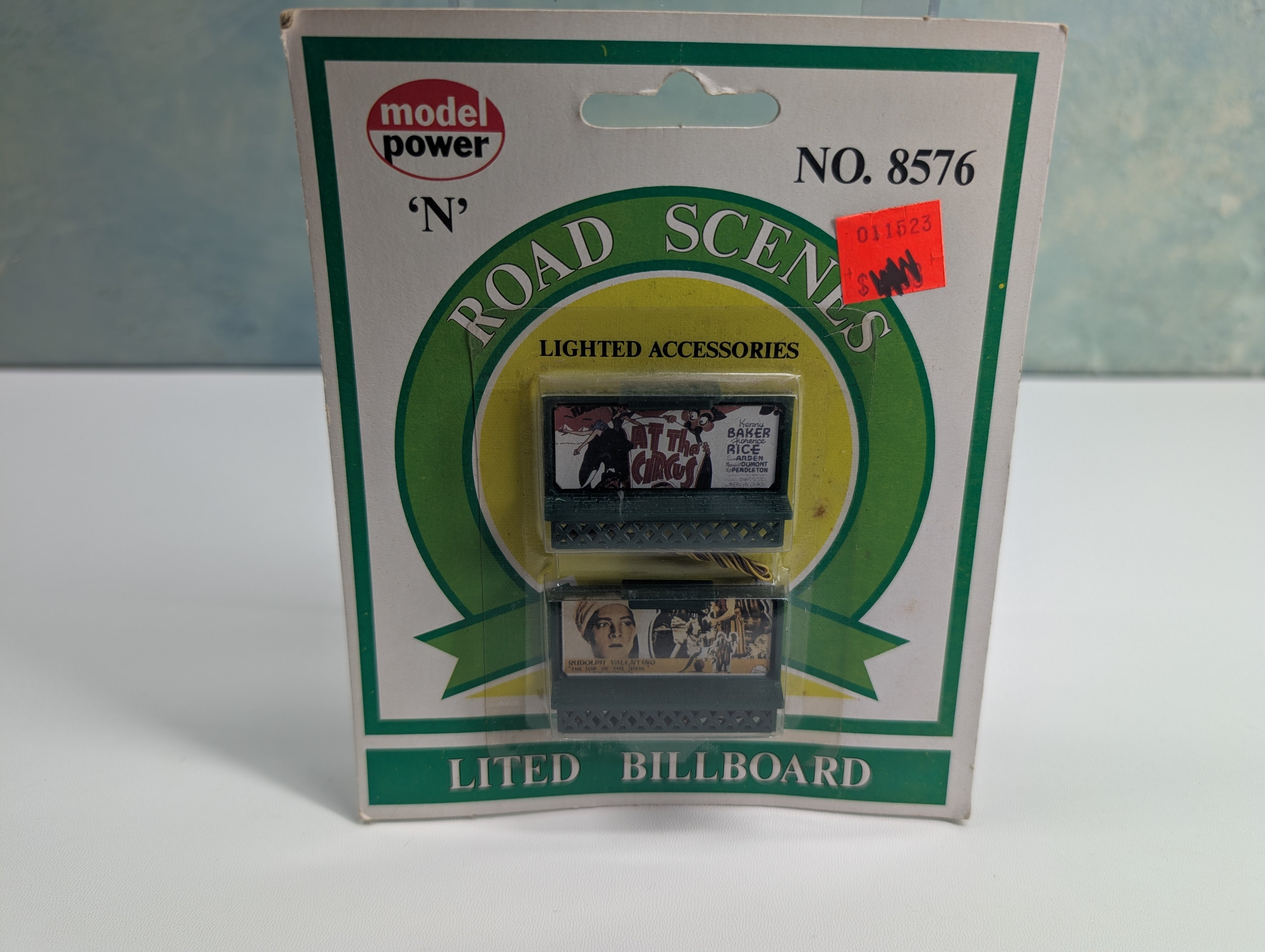 Model Power 8576 N Scale Lited Billboards, Road Scenes (2 pcs)