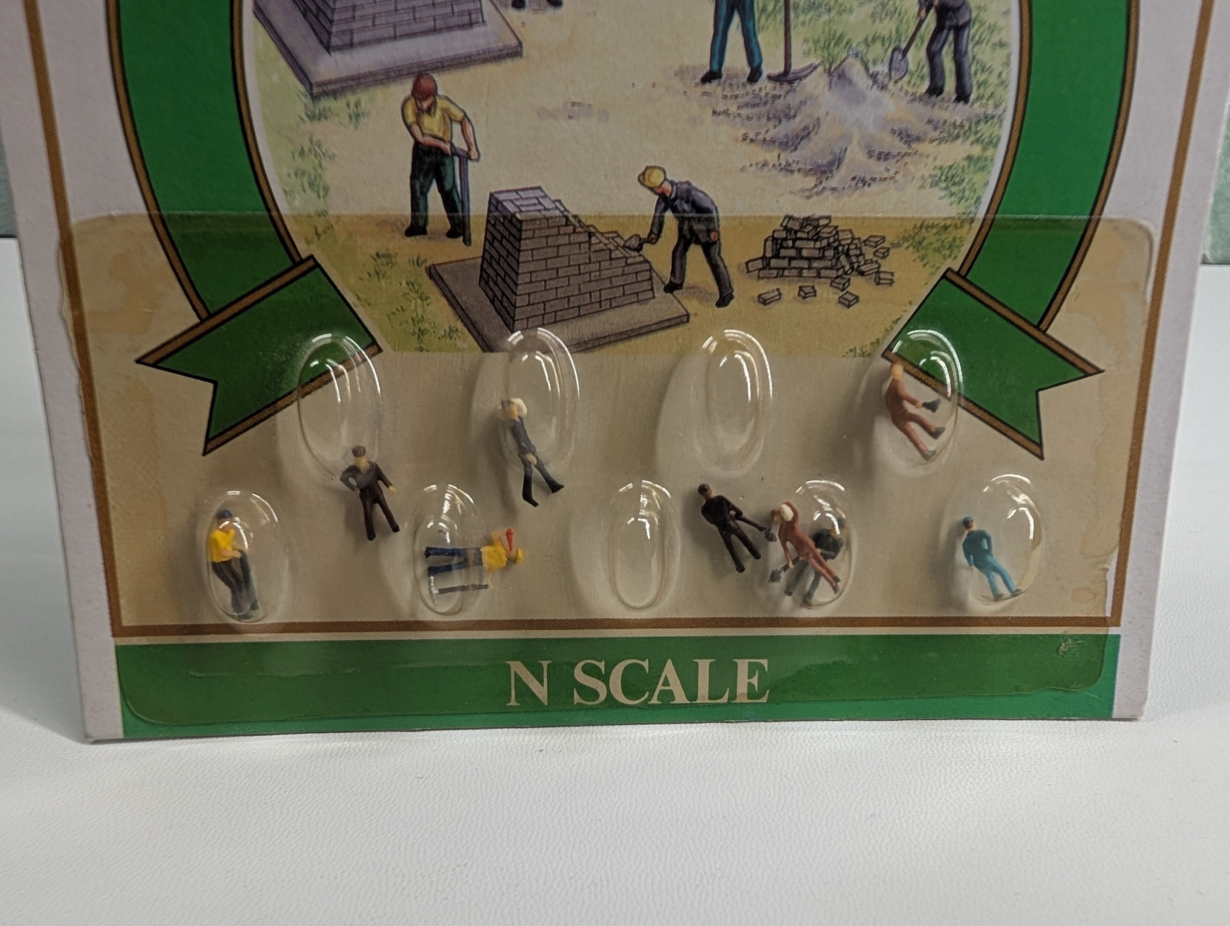 Model Power 1337 N Scale Work Crew (9 pcs)