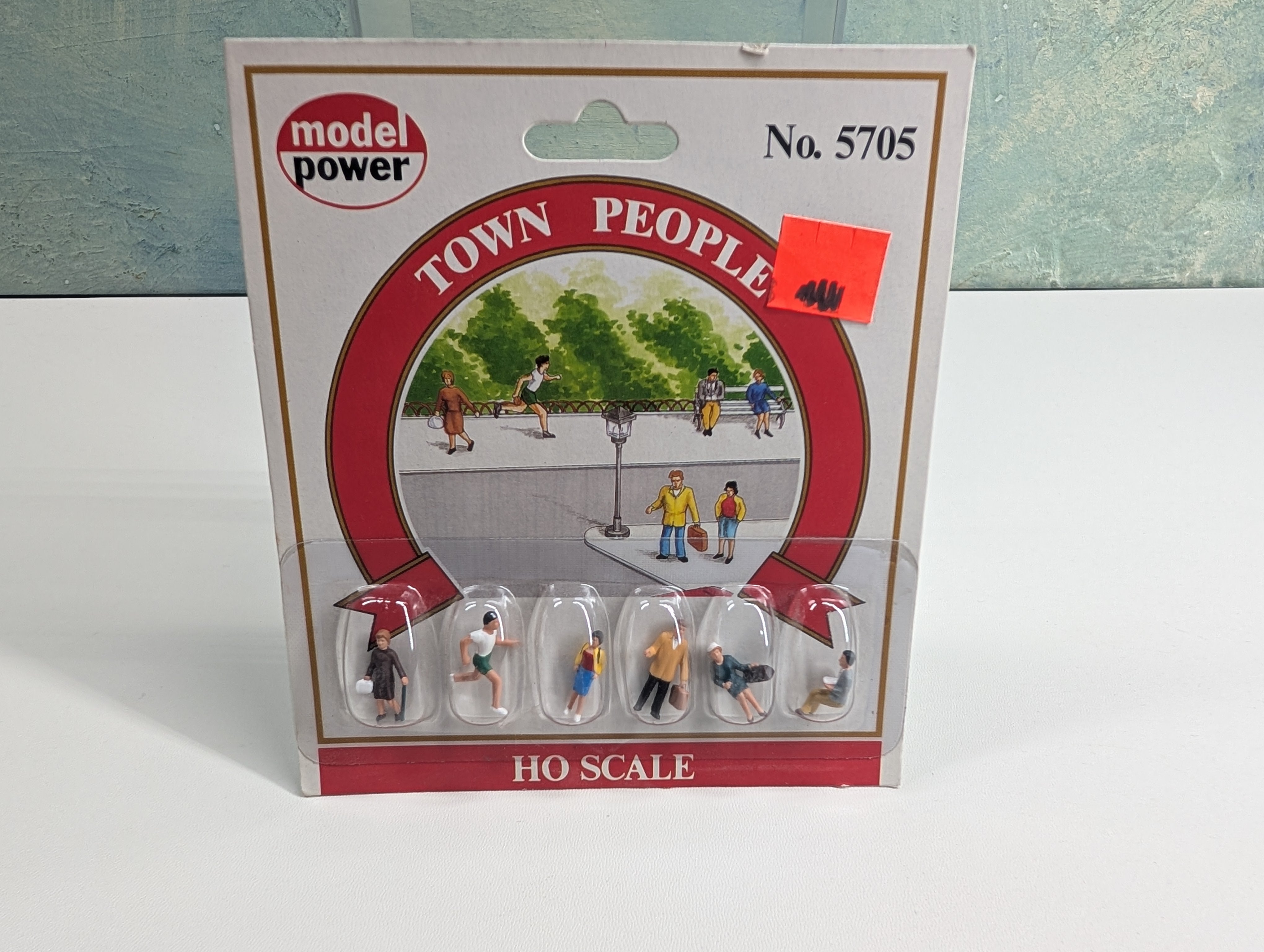 Model Power 5705 HO Scale Town People (6 pcs)