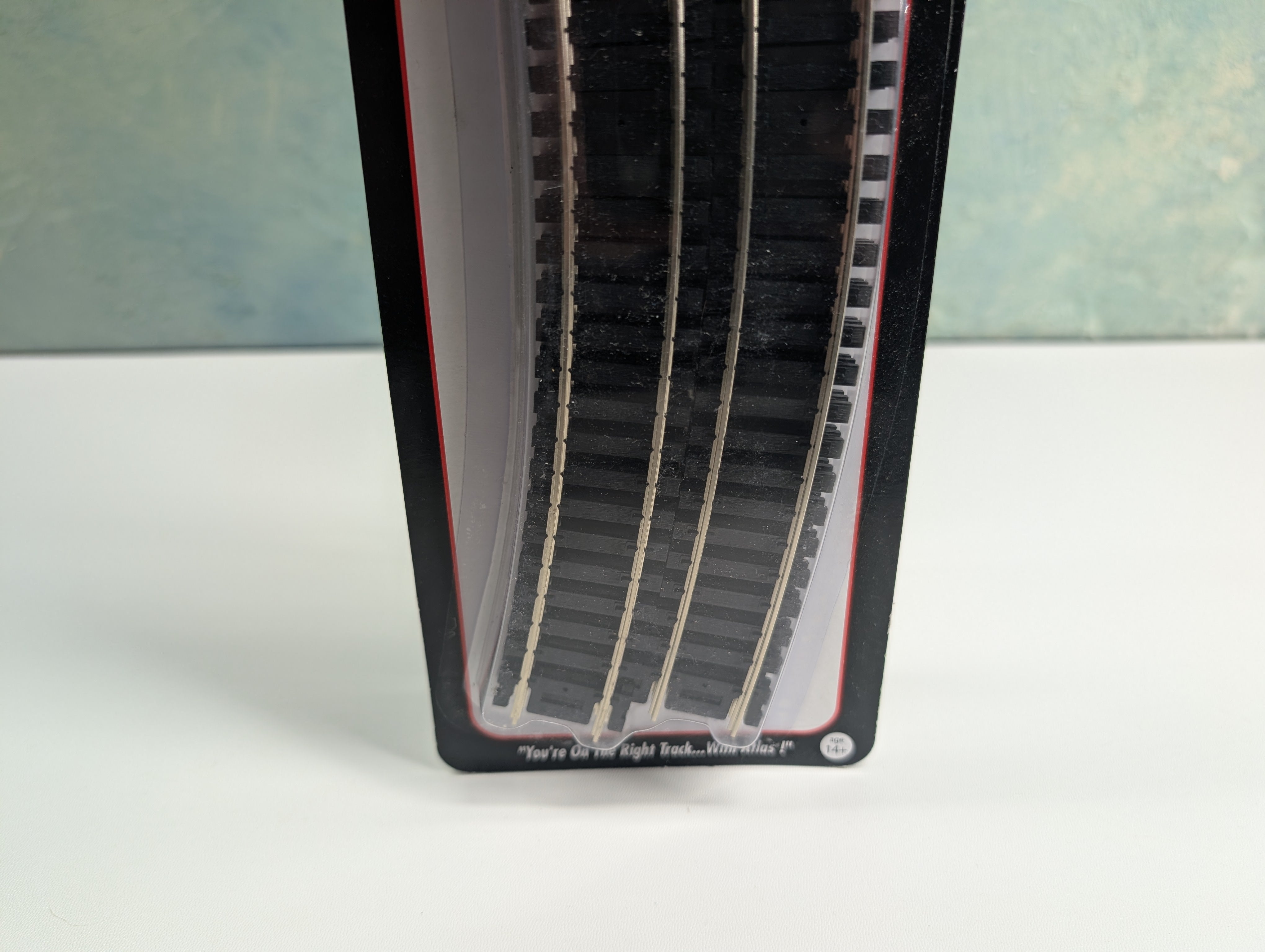 Atlas 833 HO Scale 18" Radius Track, Code 100 Nickel Silver Snap-Track (6 pcs)