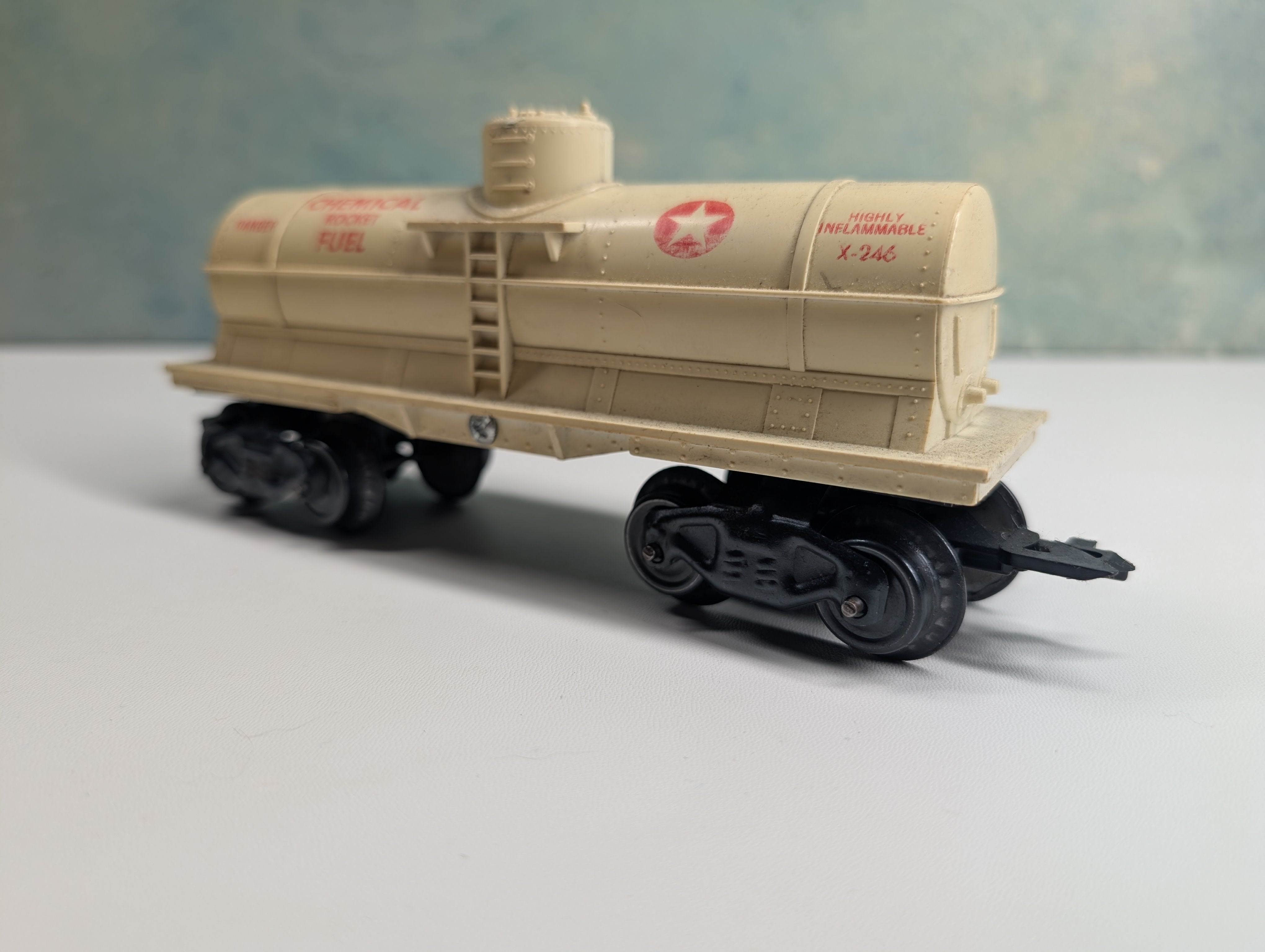 USED Marx O Single Dome Tank Car Chemical Rocket Fuel #X246