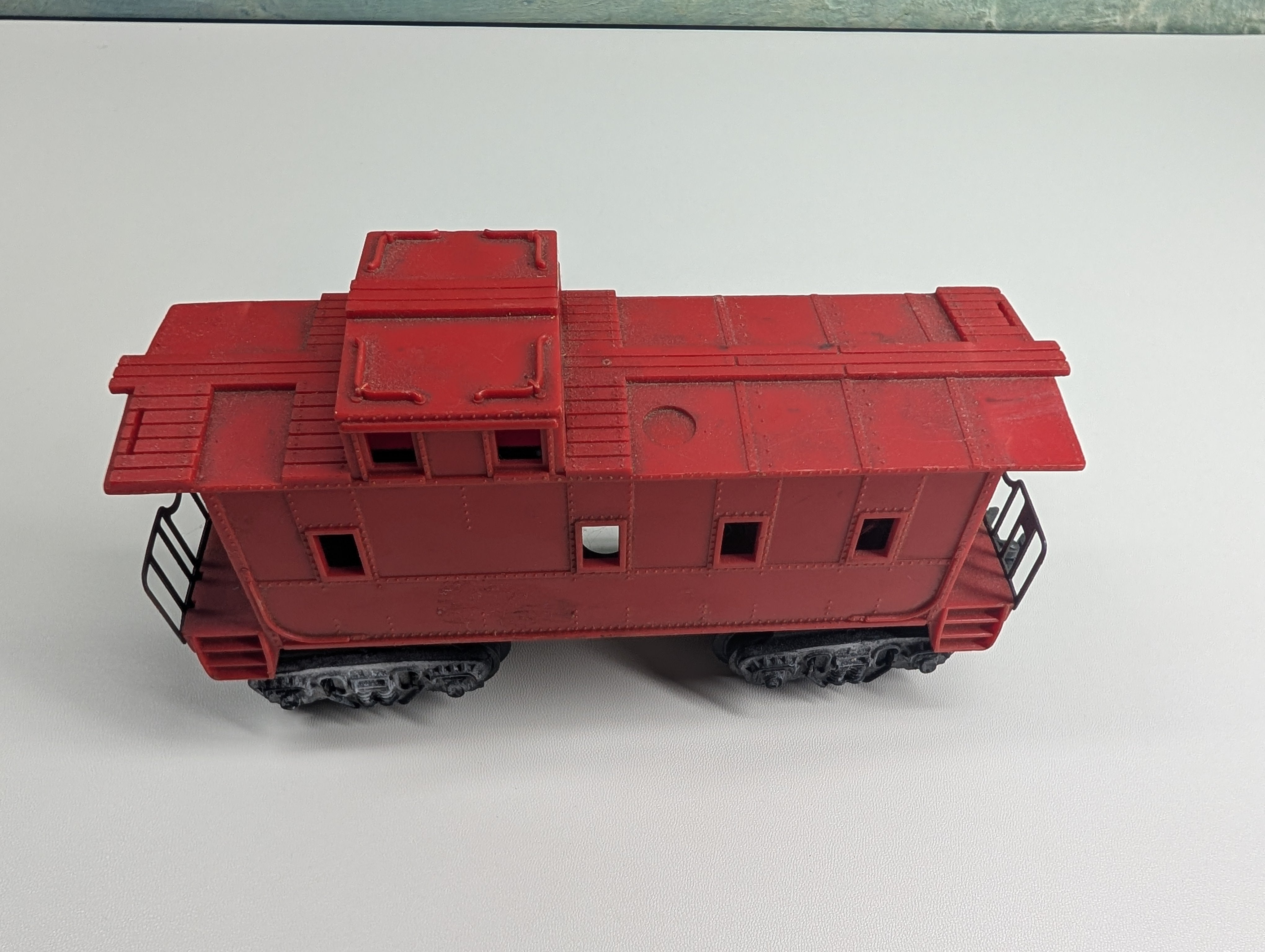 USED Lionel O Red Caboose Unlettered
