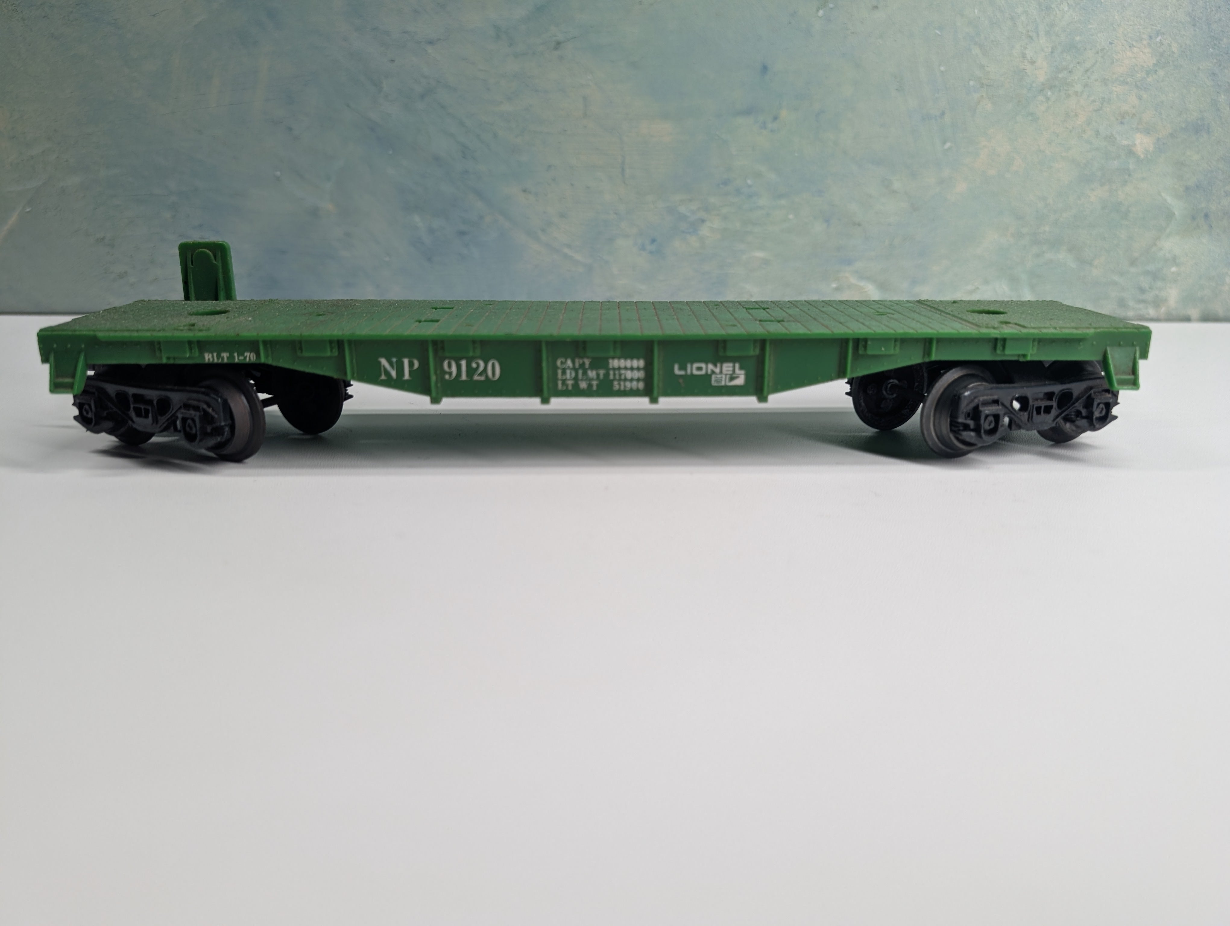 USED Lionel O Flat Car, Green Northern Pacific NP #9120
