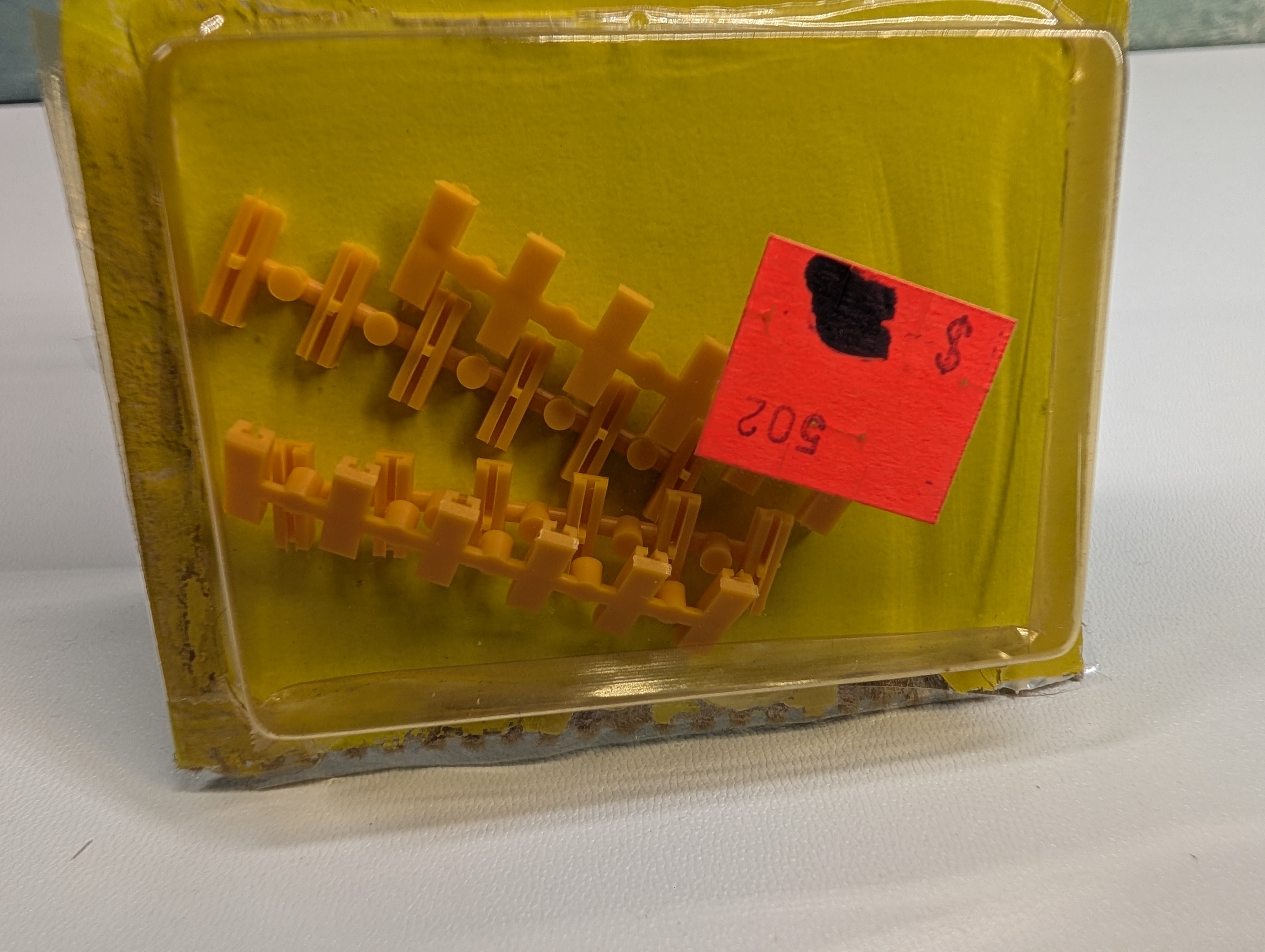 Atlas 2538 N Scale Plastic Insulated Rail Joiners (24 pcs)