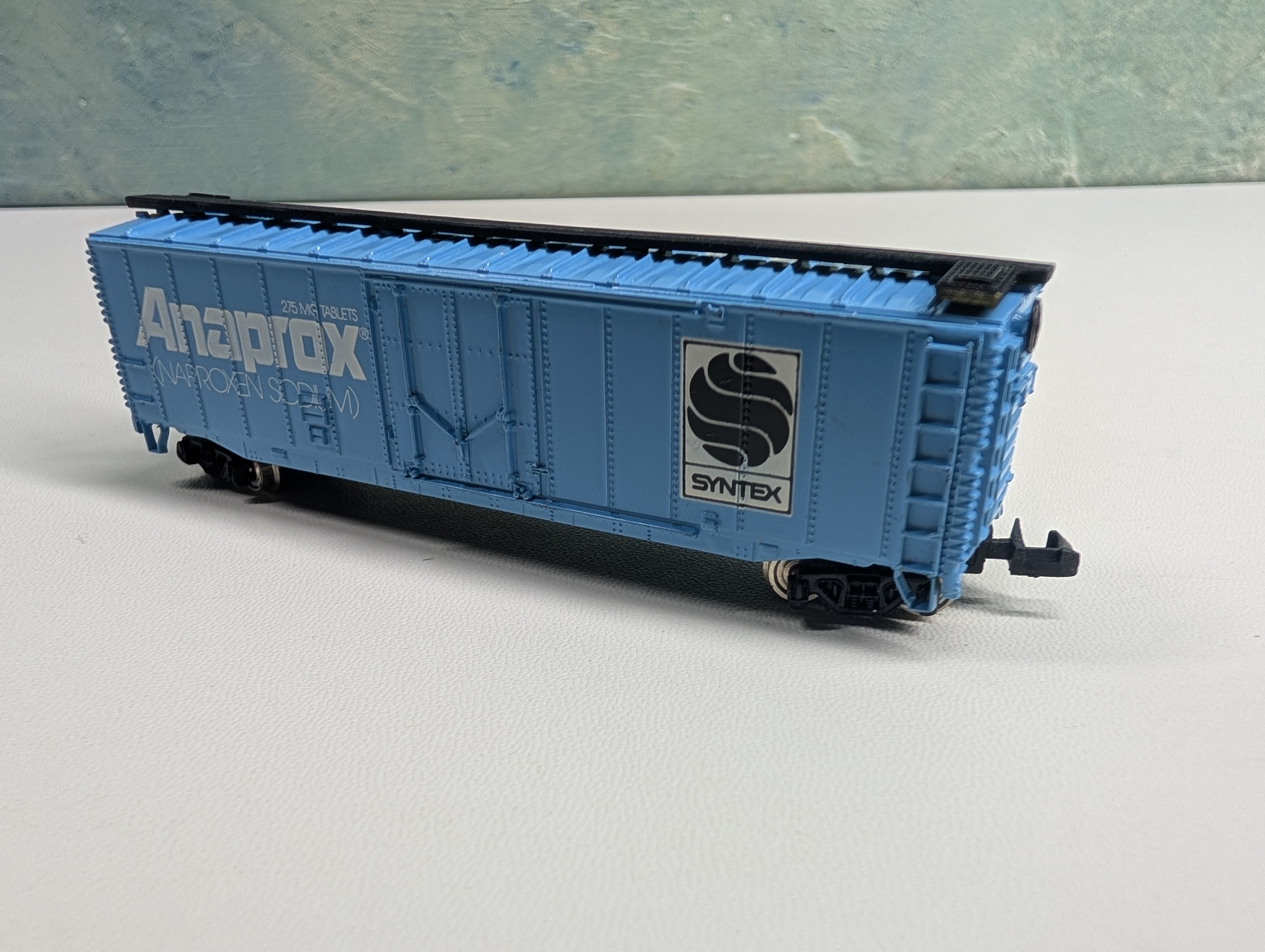 USED Bachmann N Scale 50' Box Car, Blue Syntex Anaprox