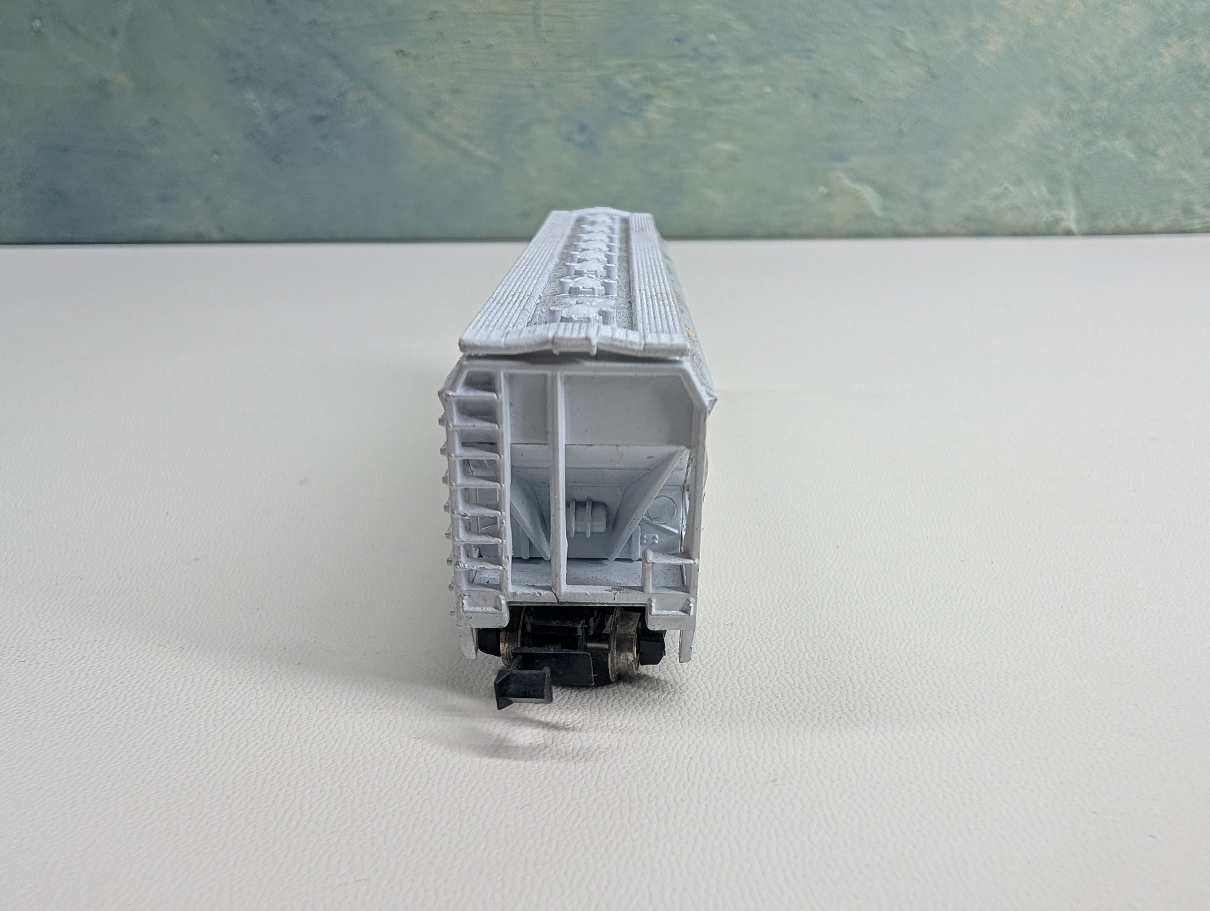 USED Bachmann N Scale 4 Bay Covered Hopper Syntex Anaprox