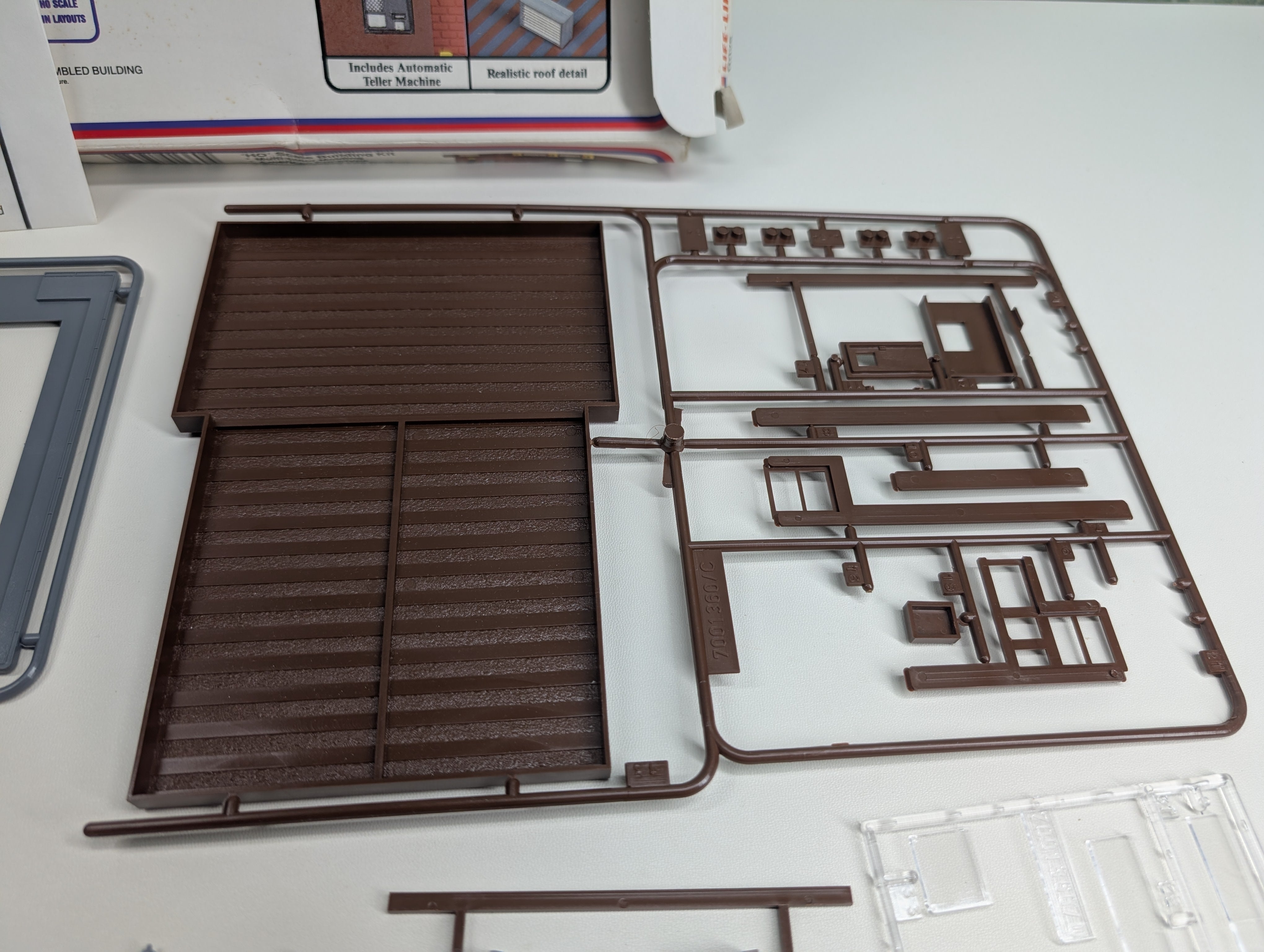 USED Life-Like 1360 HO Scale Drive Through Bank KIT