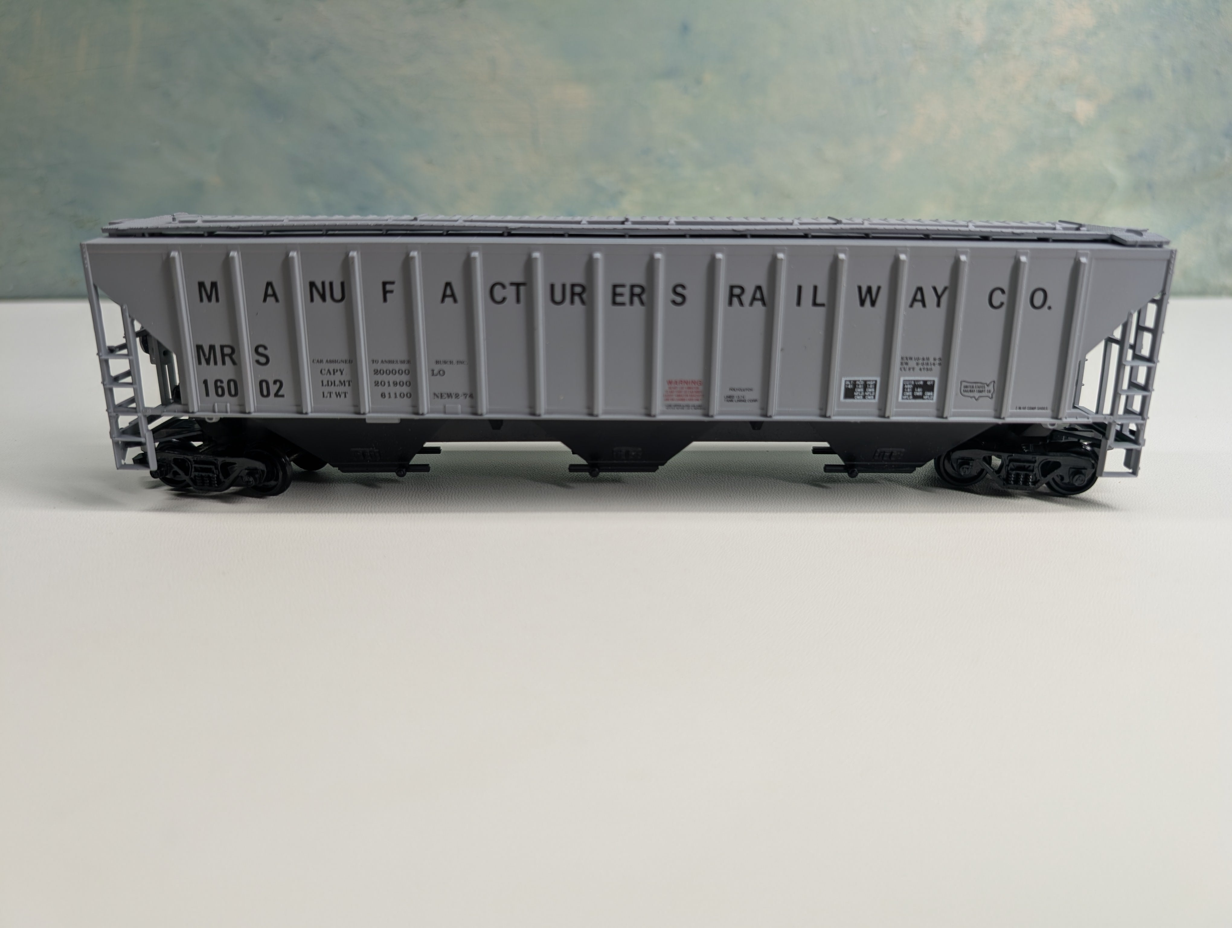 USED Athearn HO Scale 54' PS Ribside Covered Hopper, Manufacturers Railway Anheuser-Busch MRS #16002 Bev-Bel