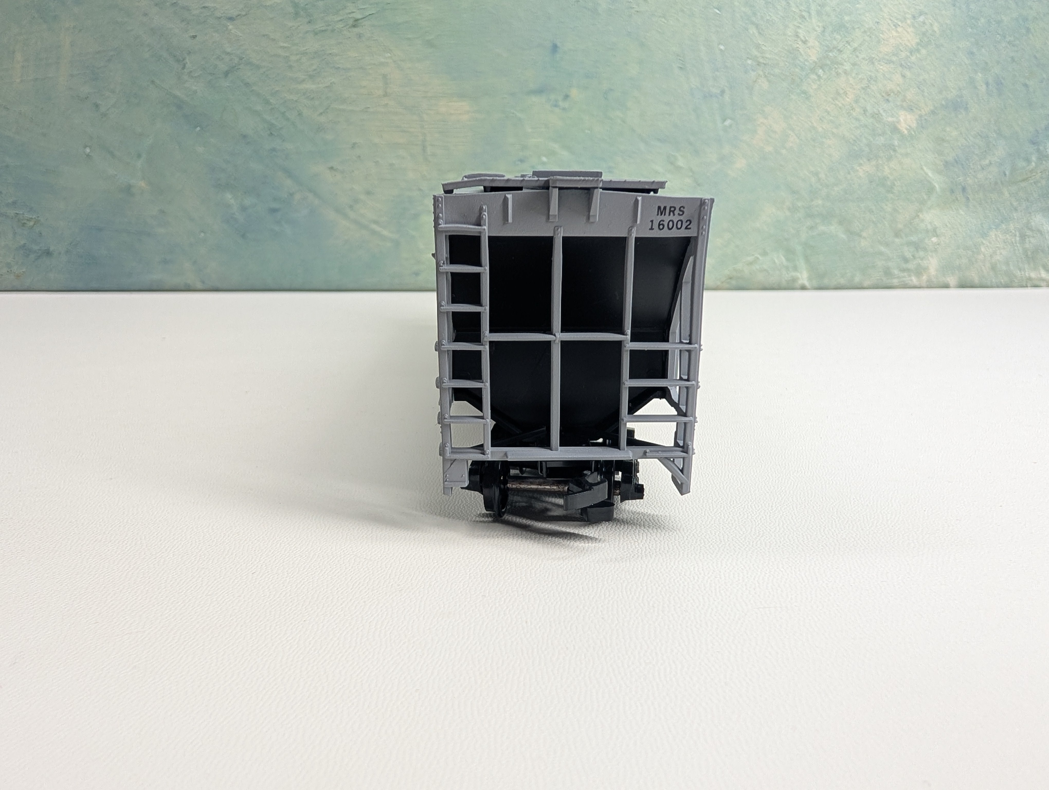 USED Athearn HO Scale 54' PS Ribside Covered Hopper, Manufacturers Railway Anheuser-Busch MRS #16002 Bev-Bel