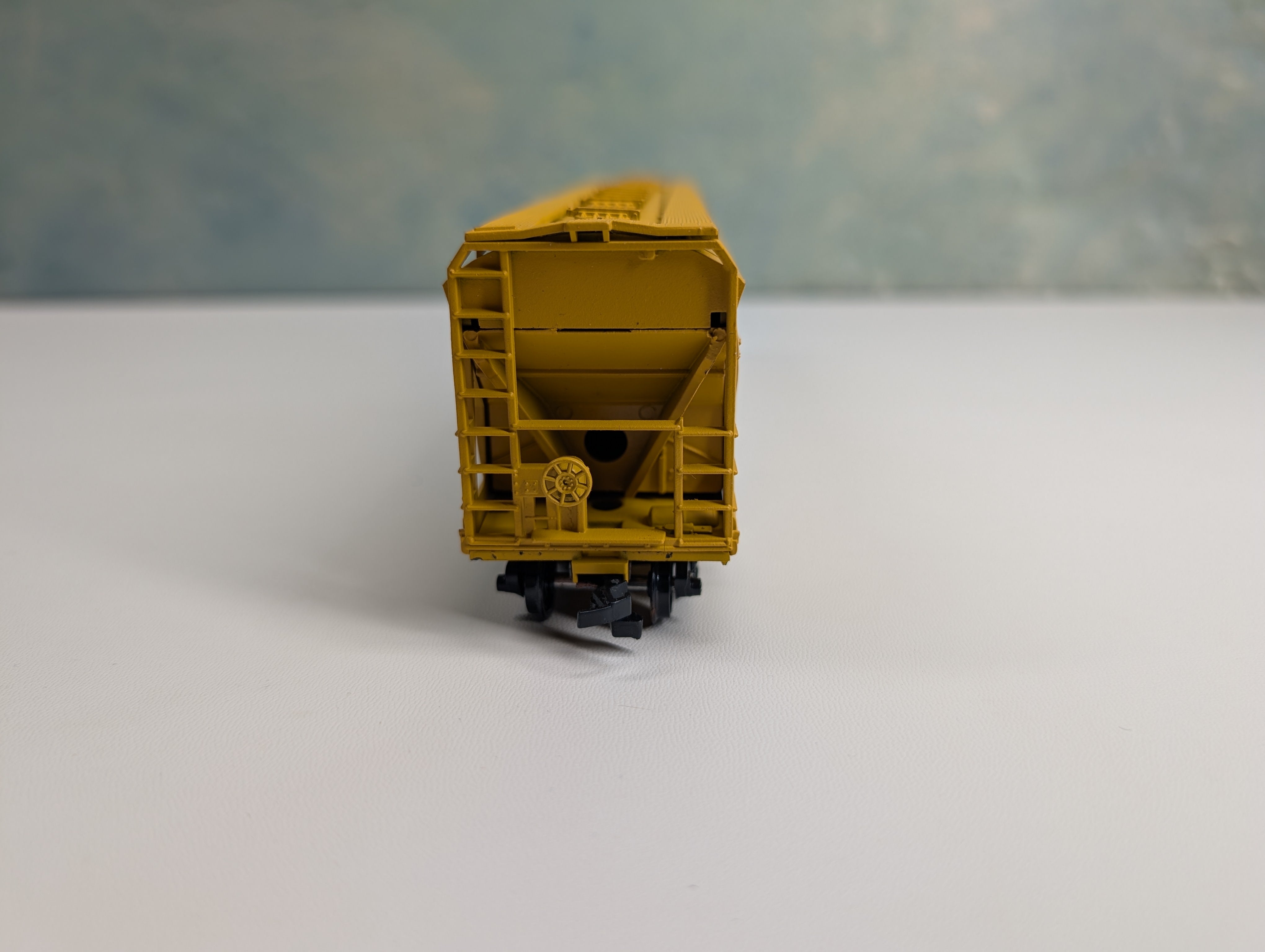 USED Athearn HO Scale 55' ACF Center Flow Covered Hopper ADM UELX #100015 Bev-Bel