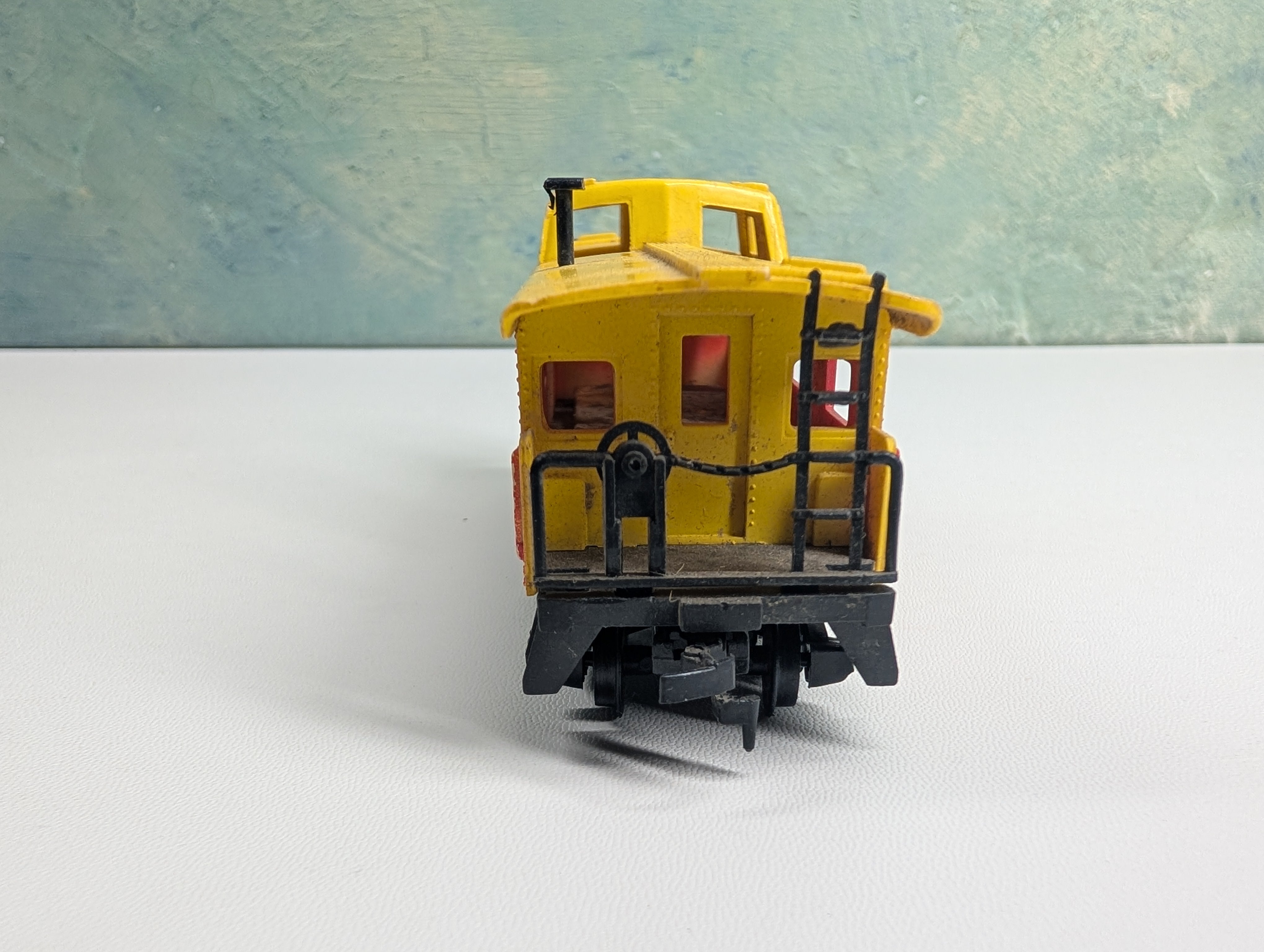 USED Tyco HO Scale Caboose Rock Island