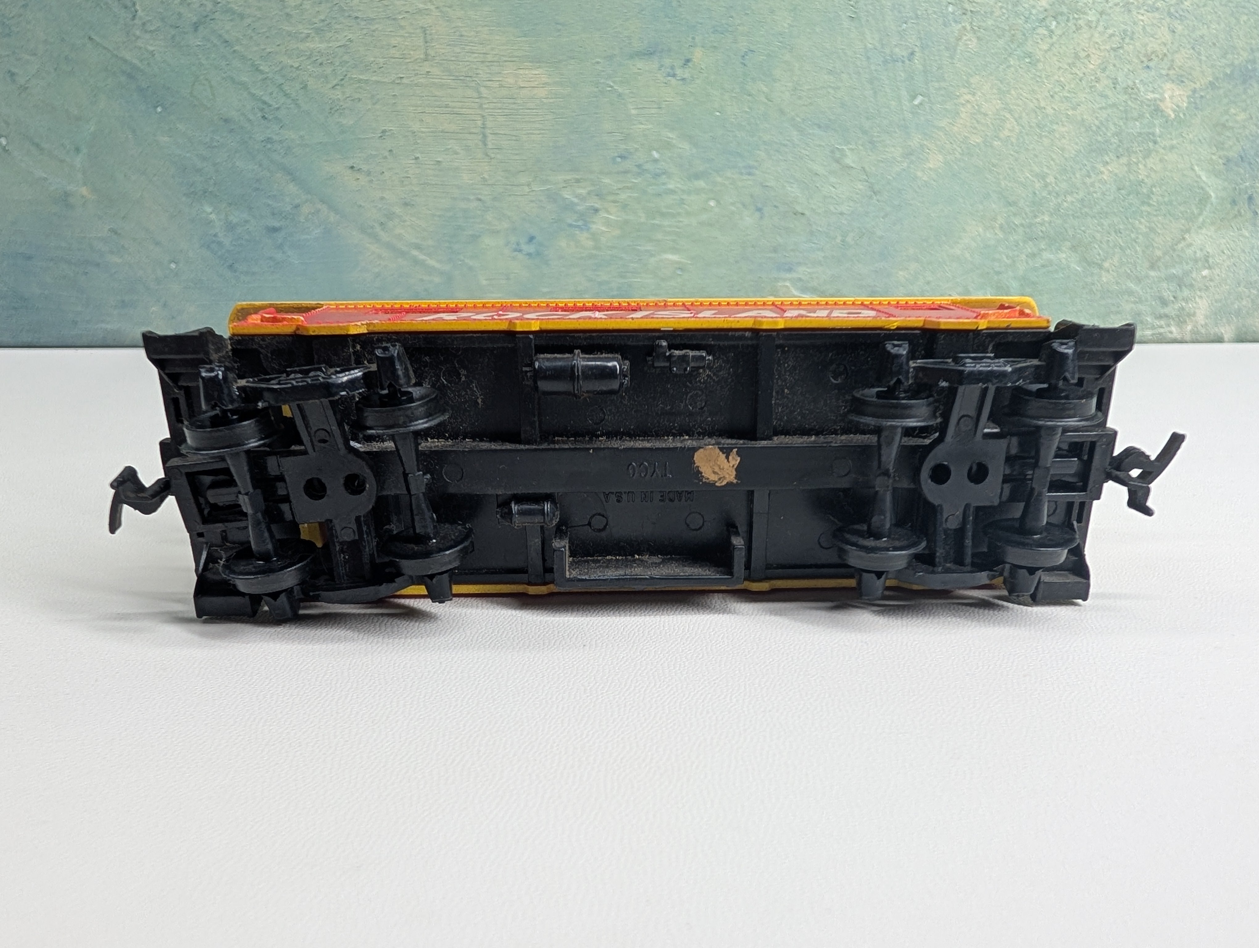 USED Tyco HO Scale Caboose Rock Island