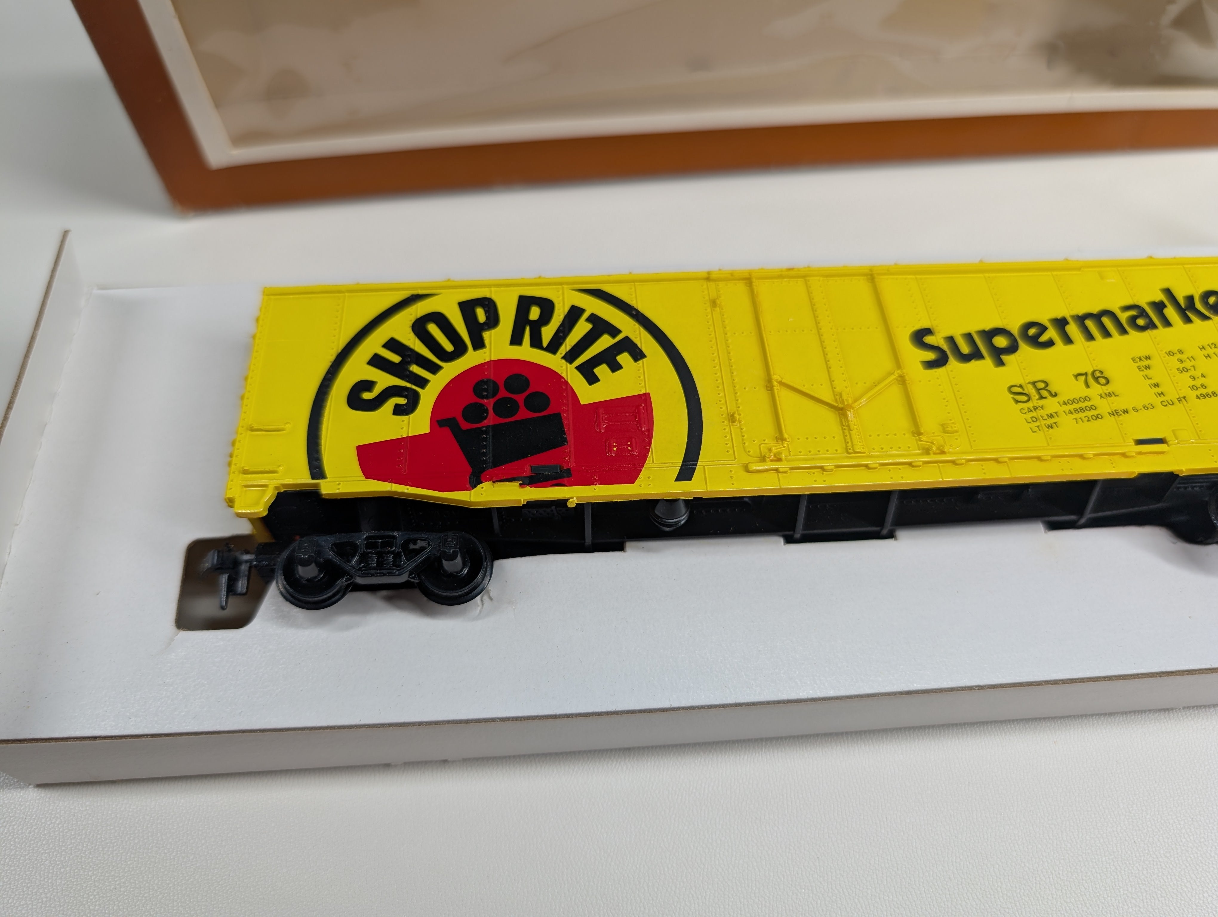 USED Tyco HO Scale 50' Plug Door Box Car Shop-Rite