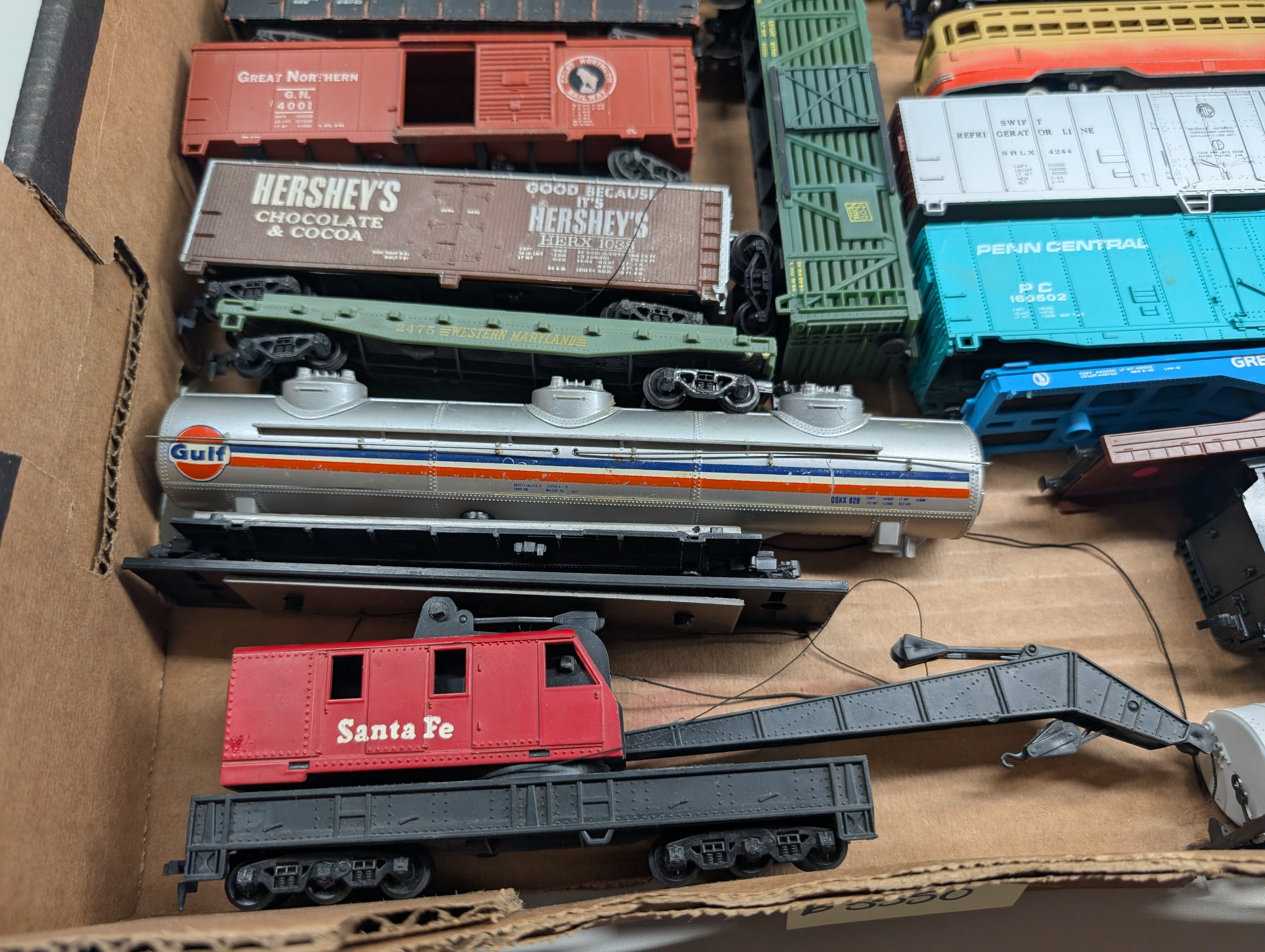 USED HO Scale Lot of Parts/Repairs Crane, Hoppers, Tank Cars, Bus & more Freight