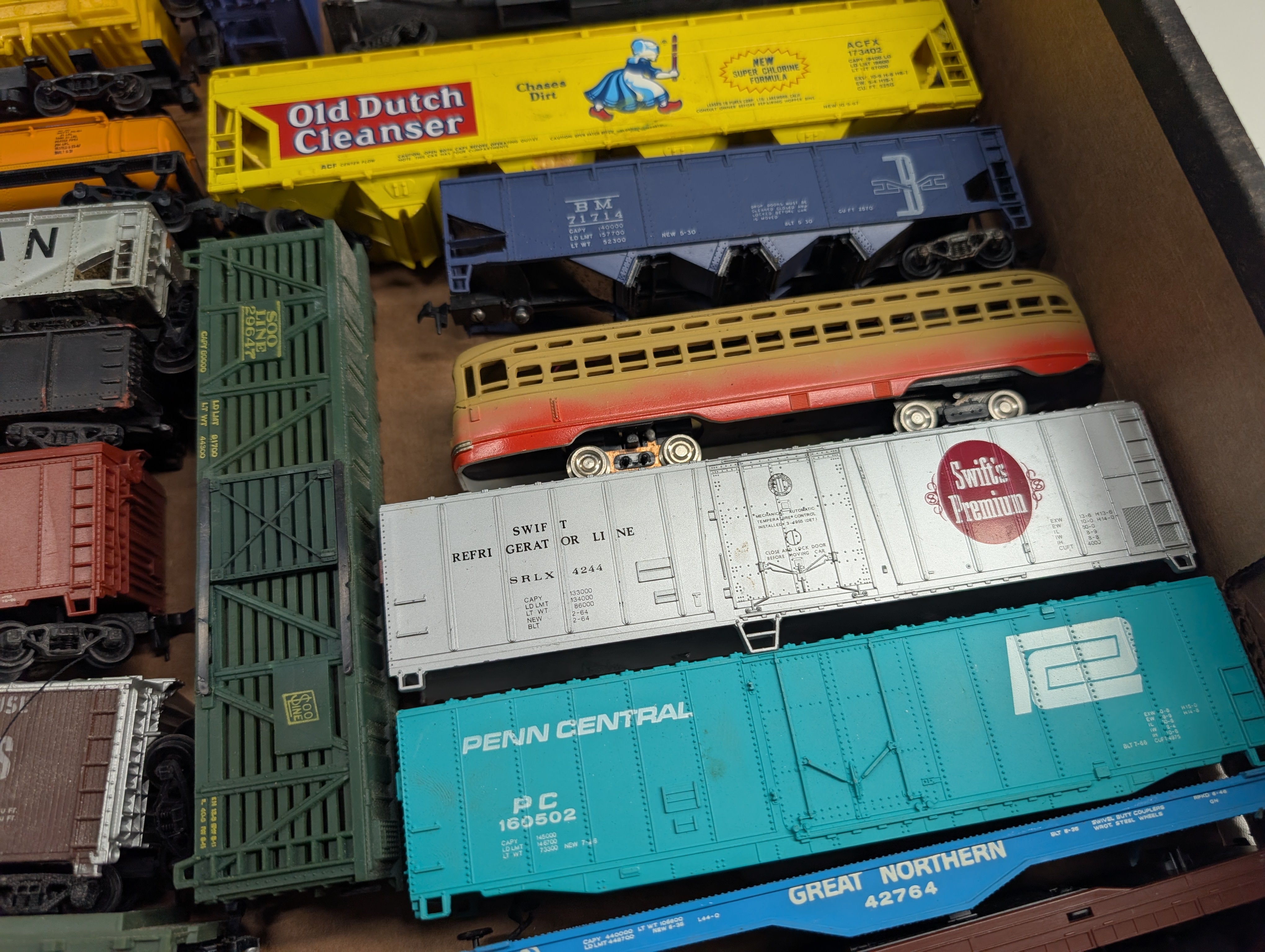 USED HO Scale Lot of Parts/Repairs Crane, Hoppers, Tank Cars, Bus & more Freight