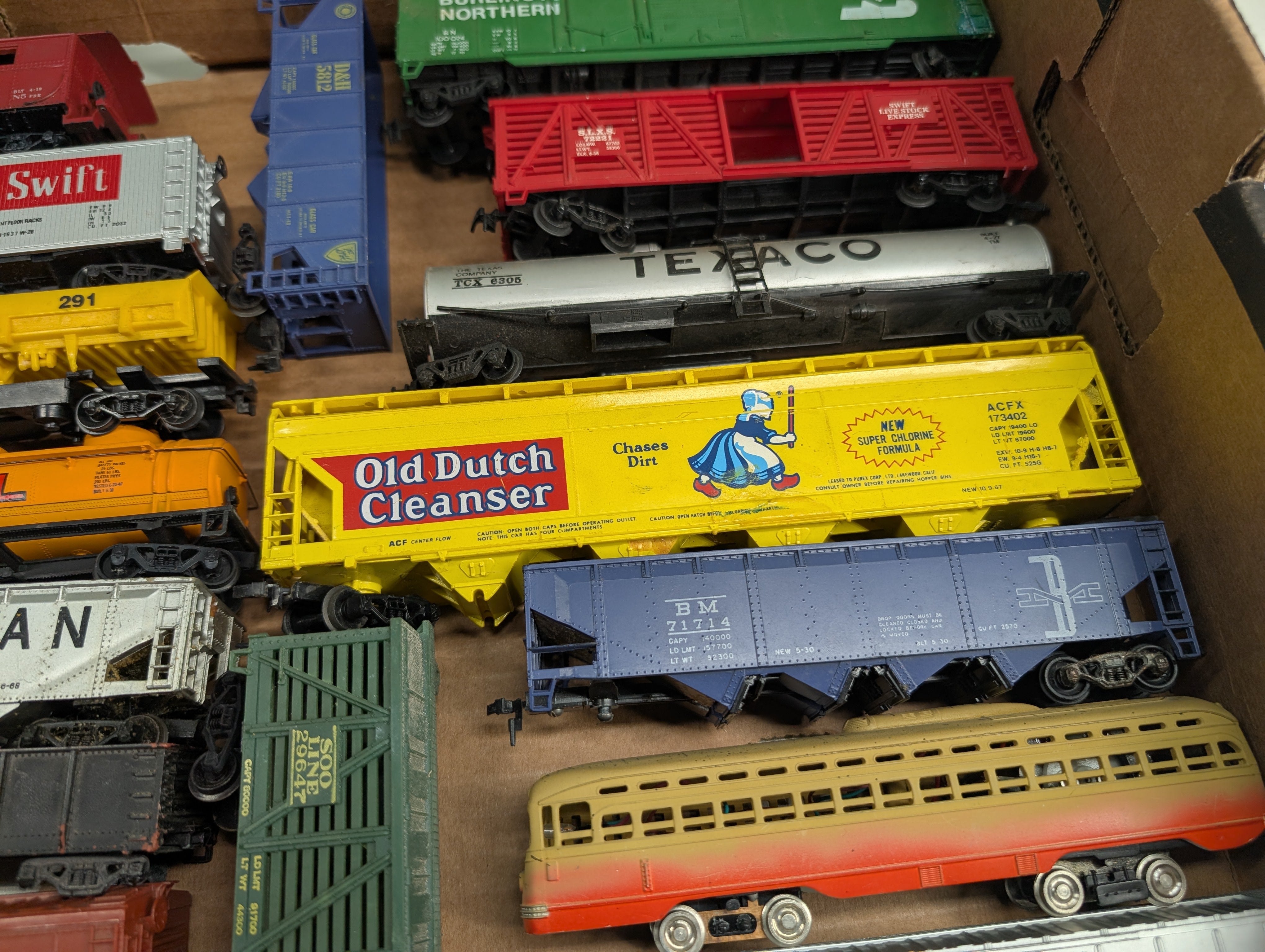 USED HO Scale Lot of Parts/Repairs Crane, Hoppers, Tank Cars, Bus & more Freight