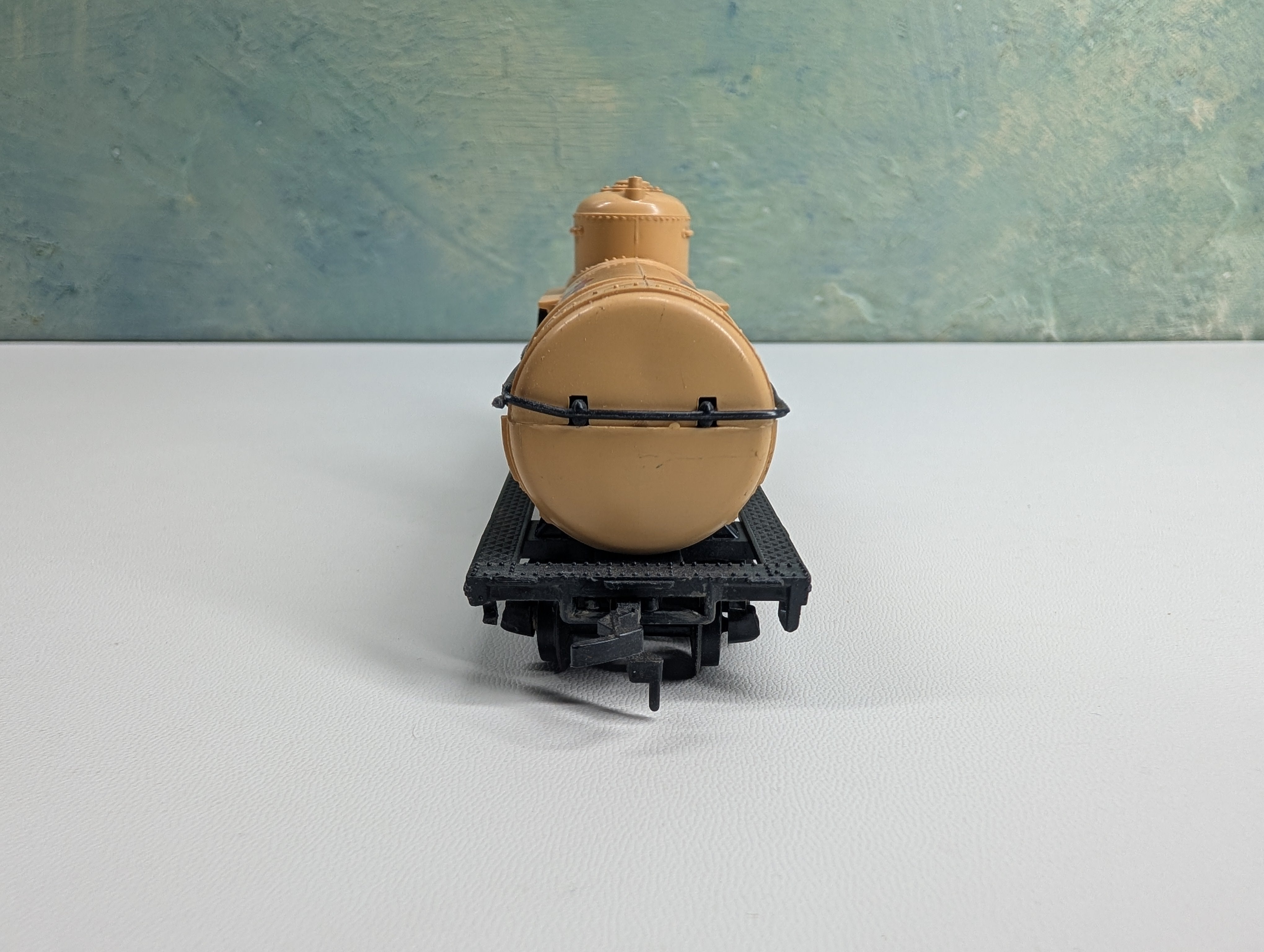 USED Model Power HO Scale Single Dome Tank Car Hydrocarbon Rocket Fuel #X-415