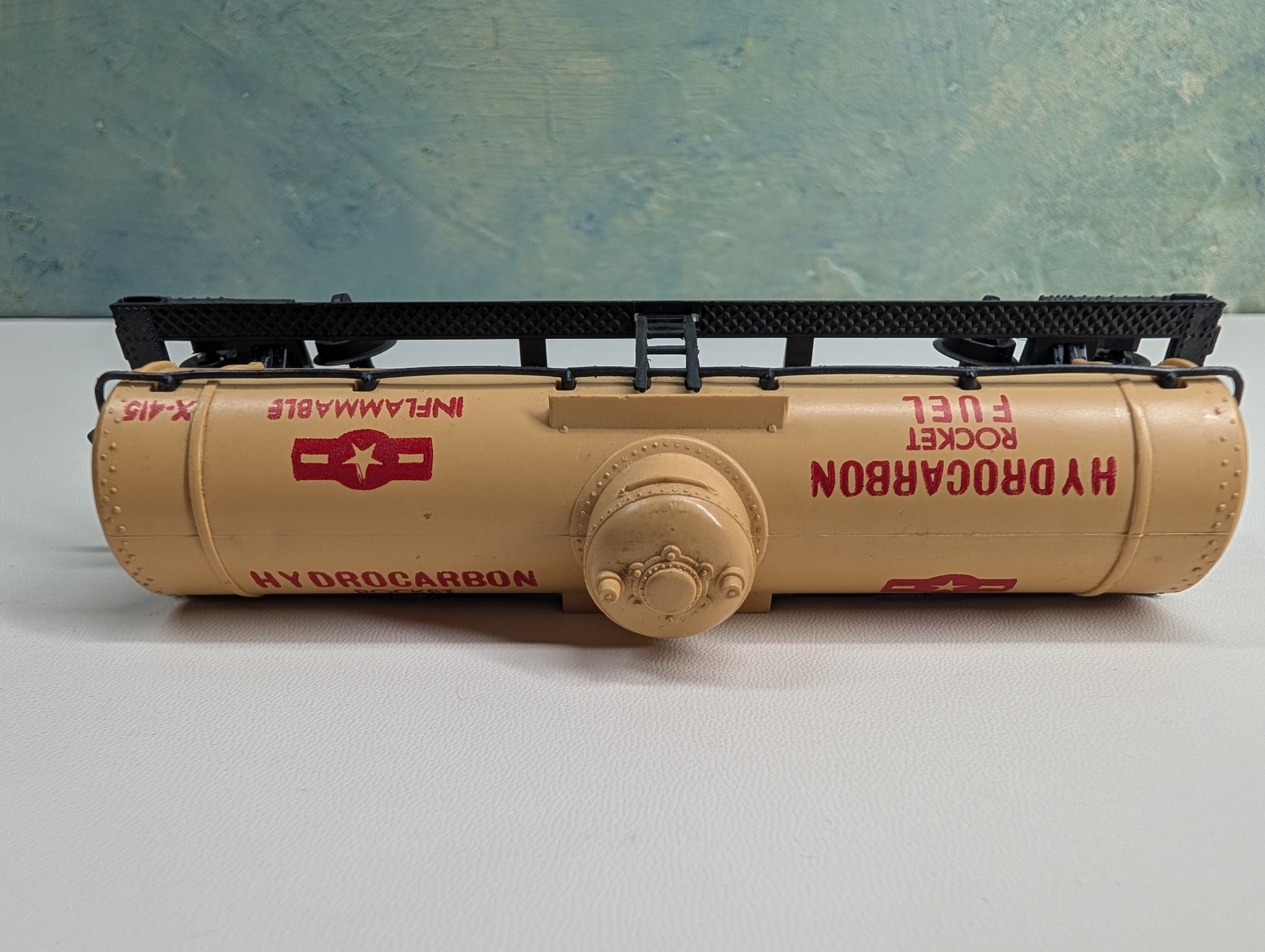 USED Model Power HO Scale Single Dome Tank Car Hydrocarbon Rocket Fuel #X-415