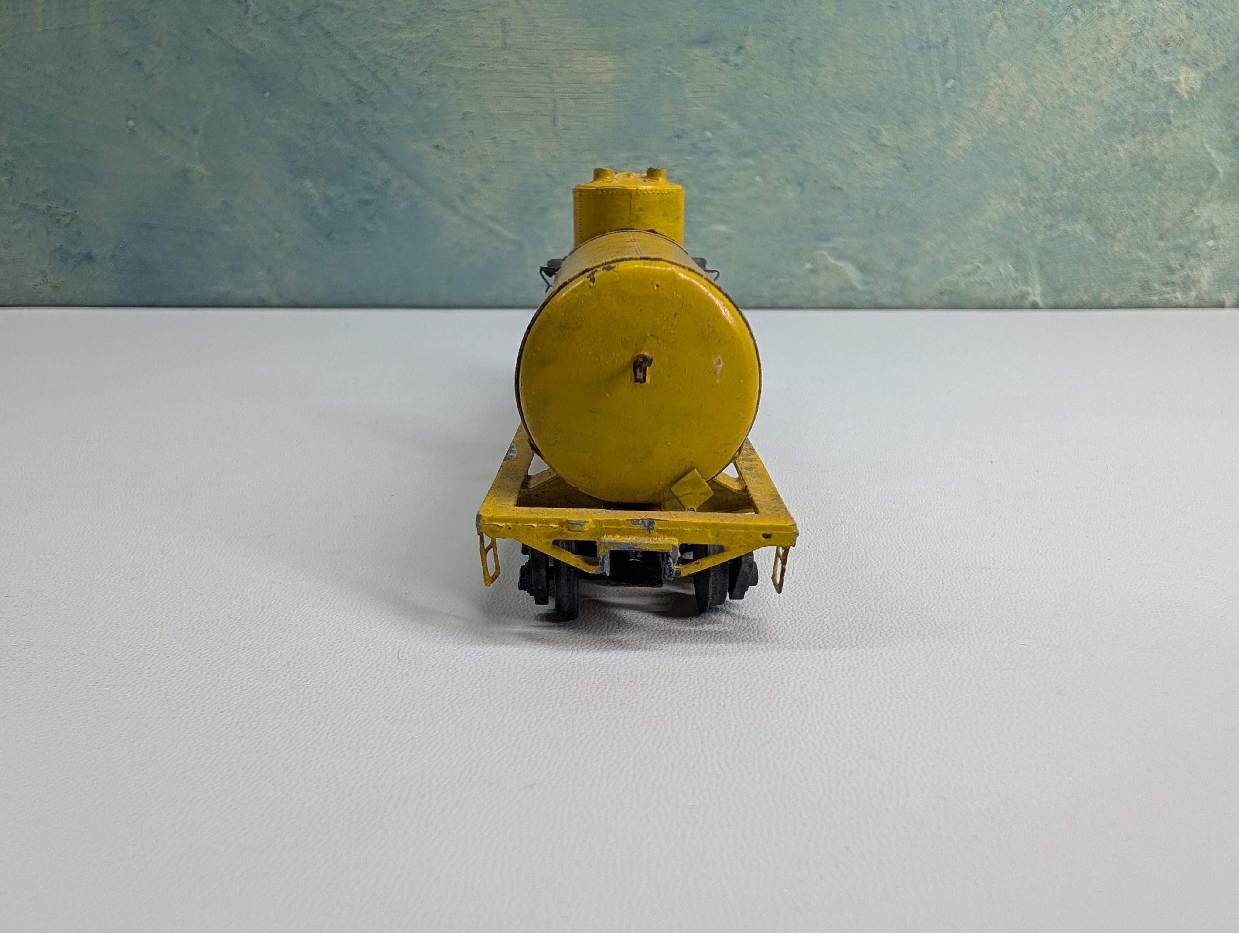 USED Athearn HO Scale Single Dome Tank Car, Metal Timken Roller Bearing TRB #7944