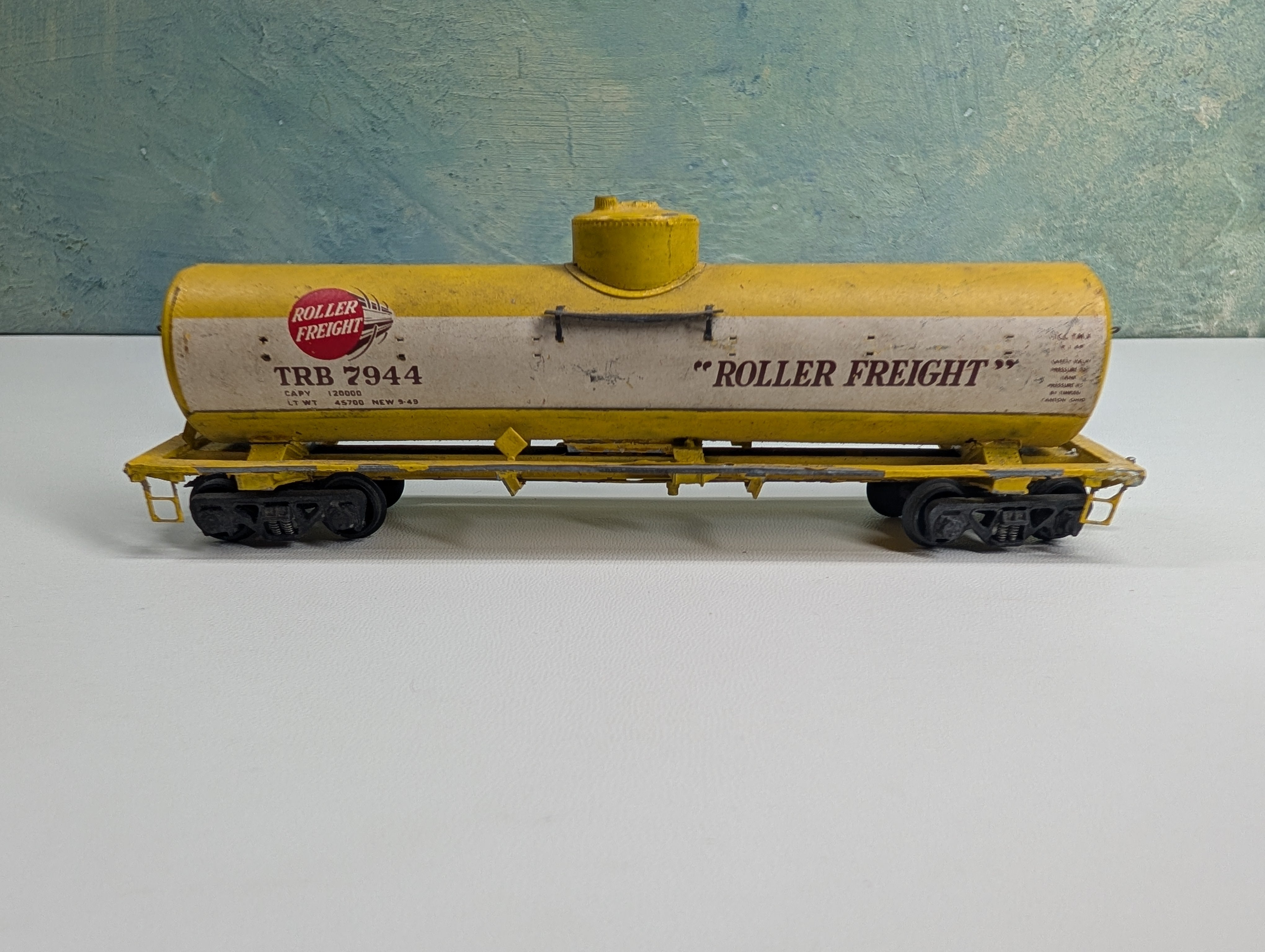 USED Athearn HO Scale Single Dome Tank Car, Metal Timken Roller Bearing TRB #7944